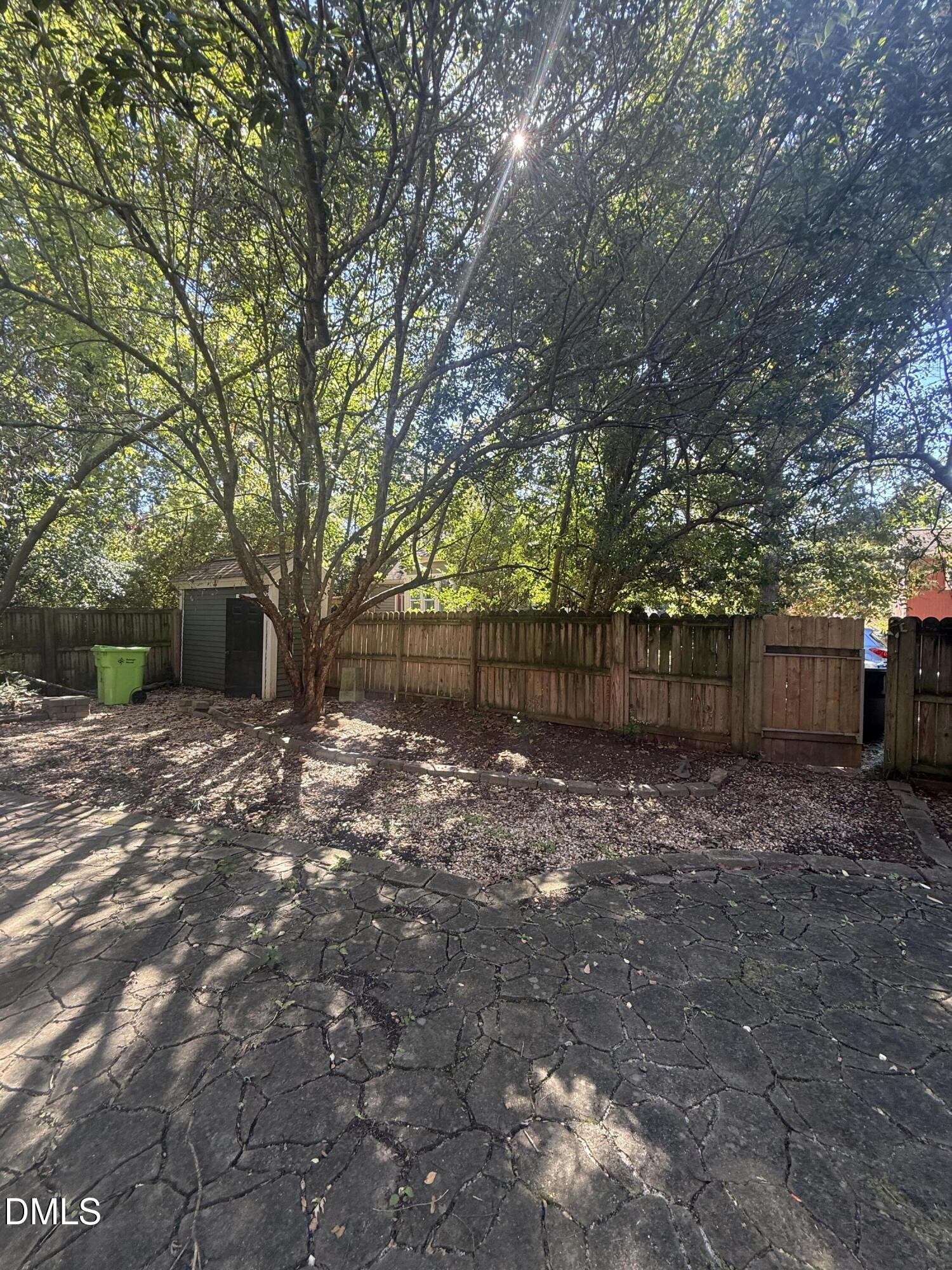 6004 Sentinel Drive Property Photo 13