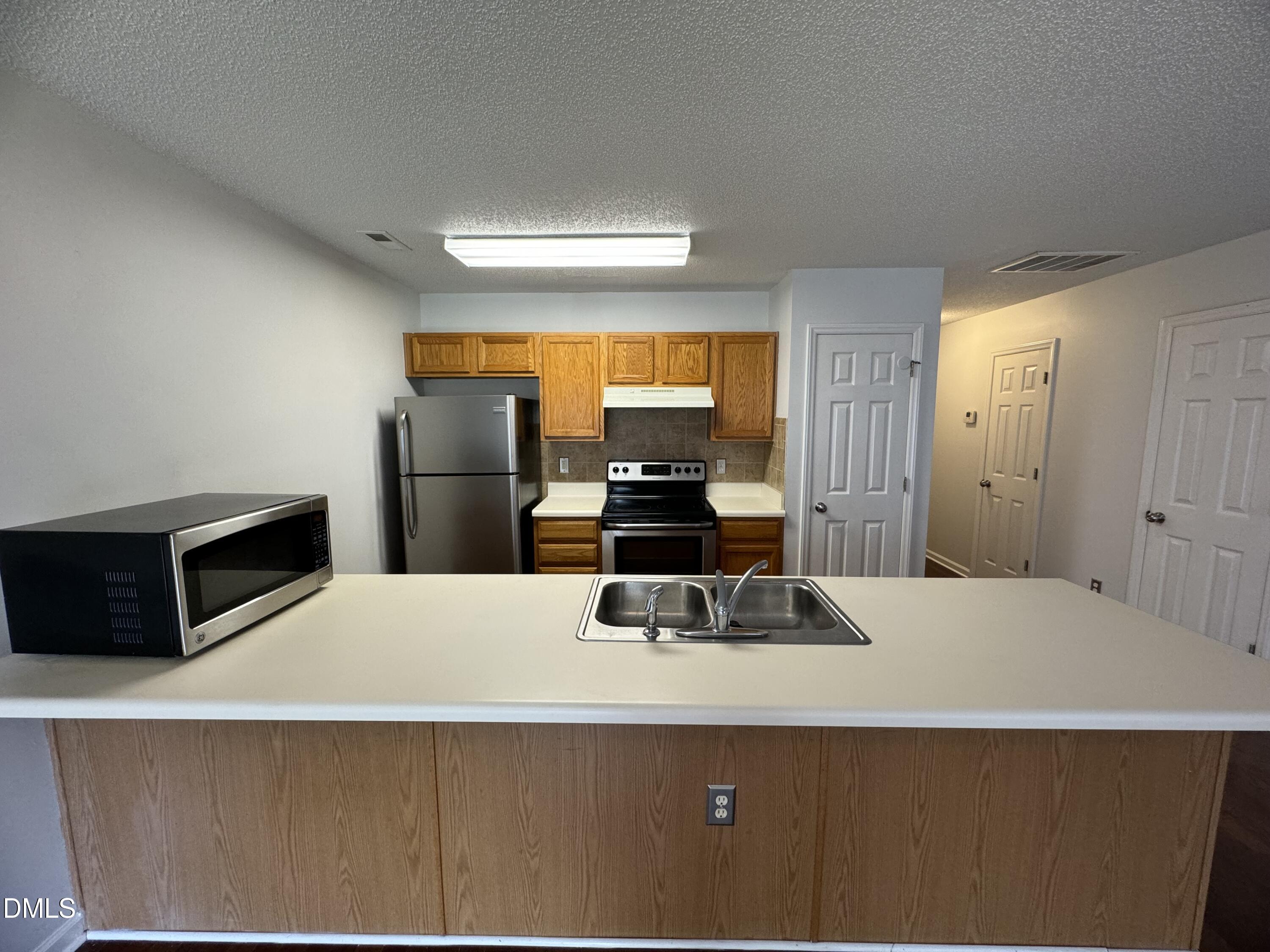 4804 Tanglewood Oaks Street Property Photo 6