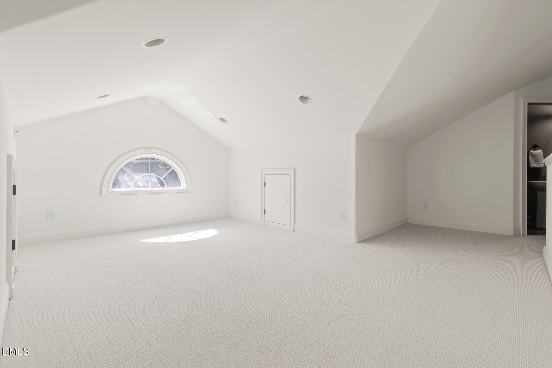 135 North Street Property Photo 35