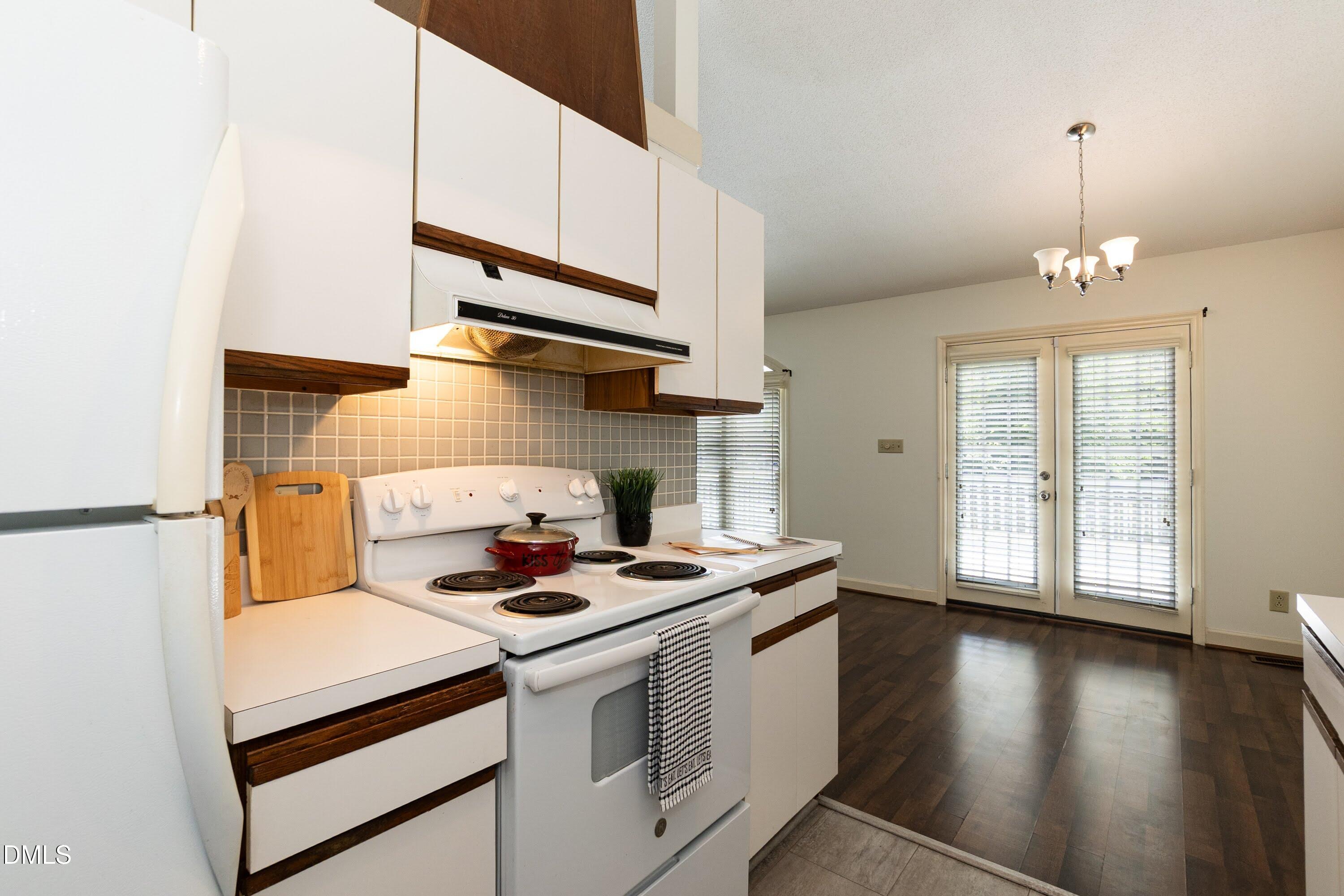 5604 Spring Pines Way Property Photo 9