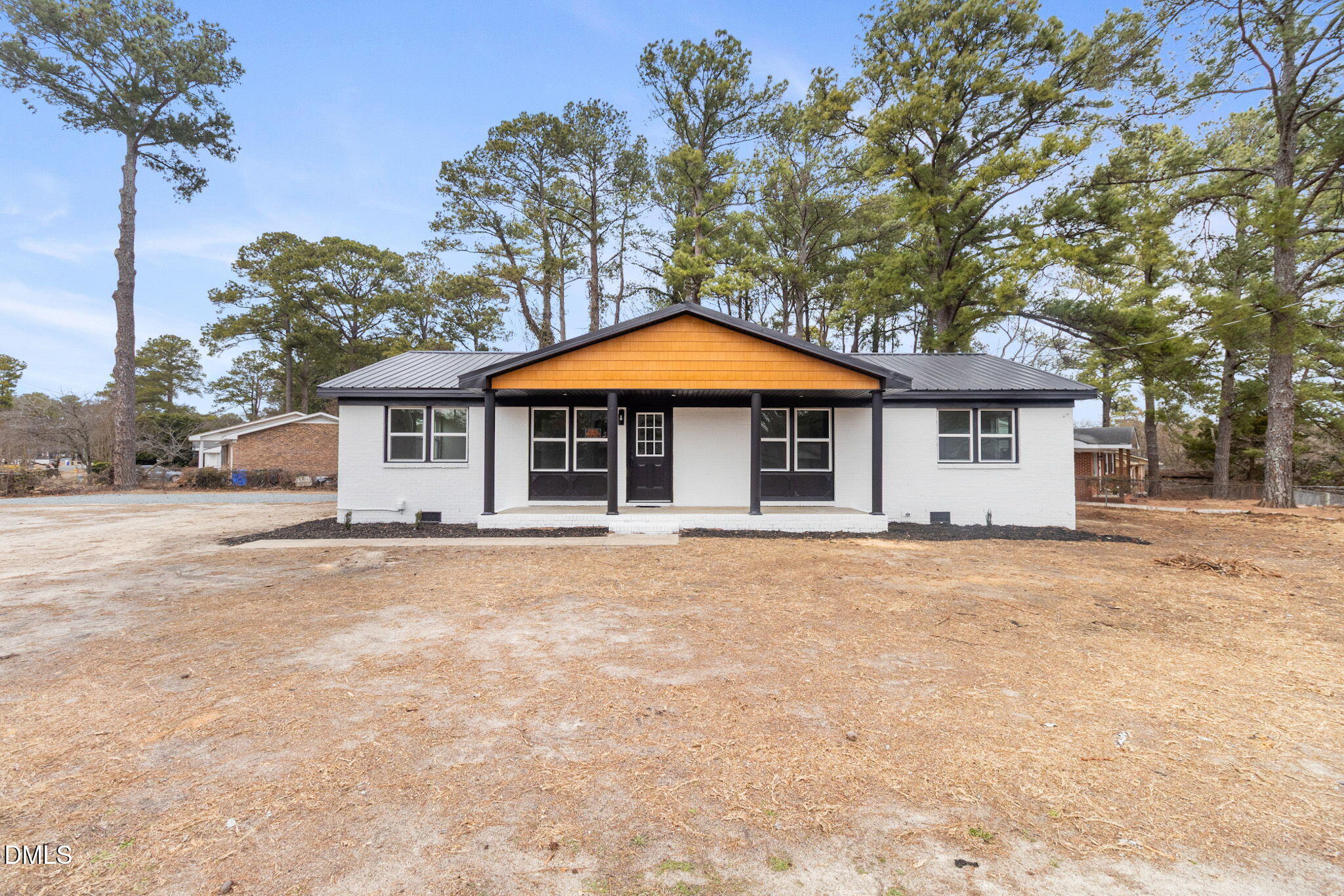 804 Lakecrest Drive Property Photo 1