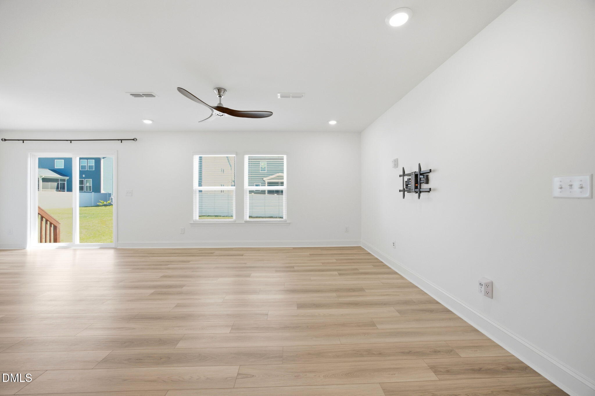 241 Steer Street Property Photo 11