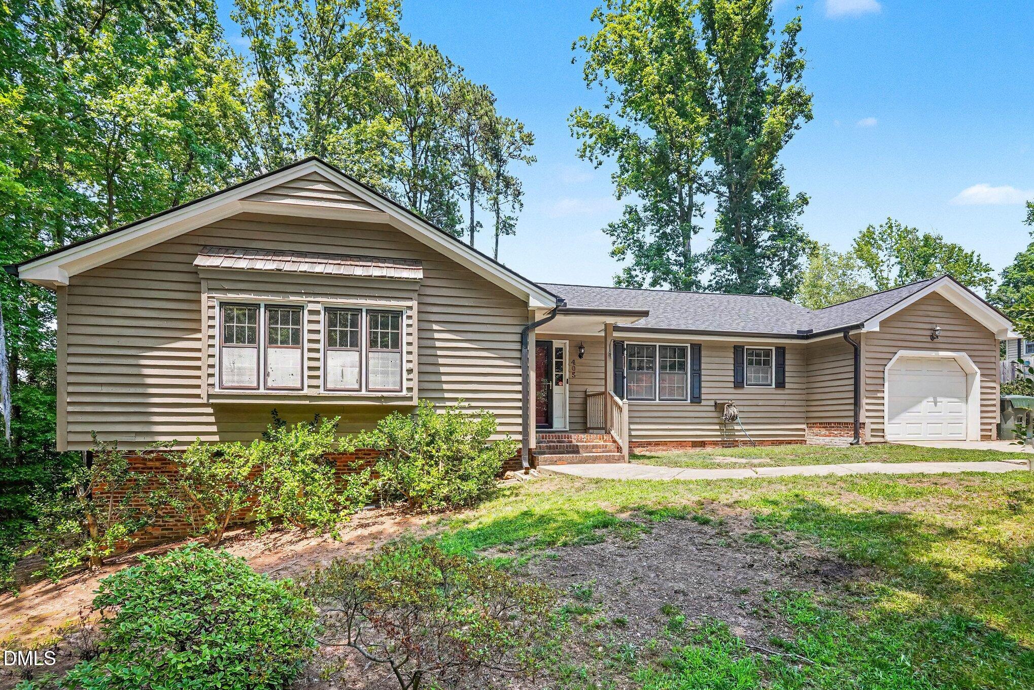 405 Lynchester Court Property Photo 1