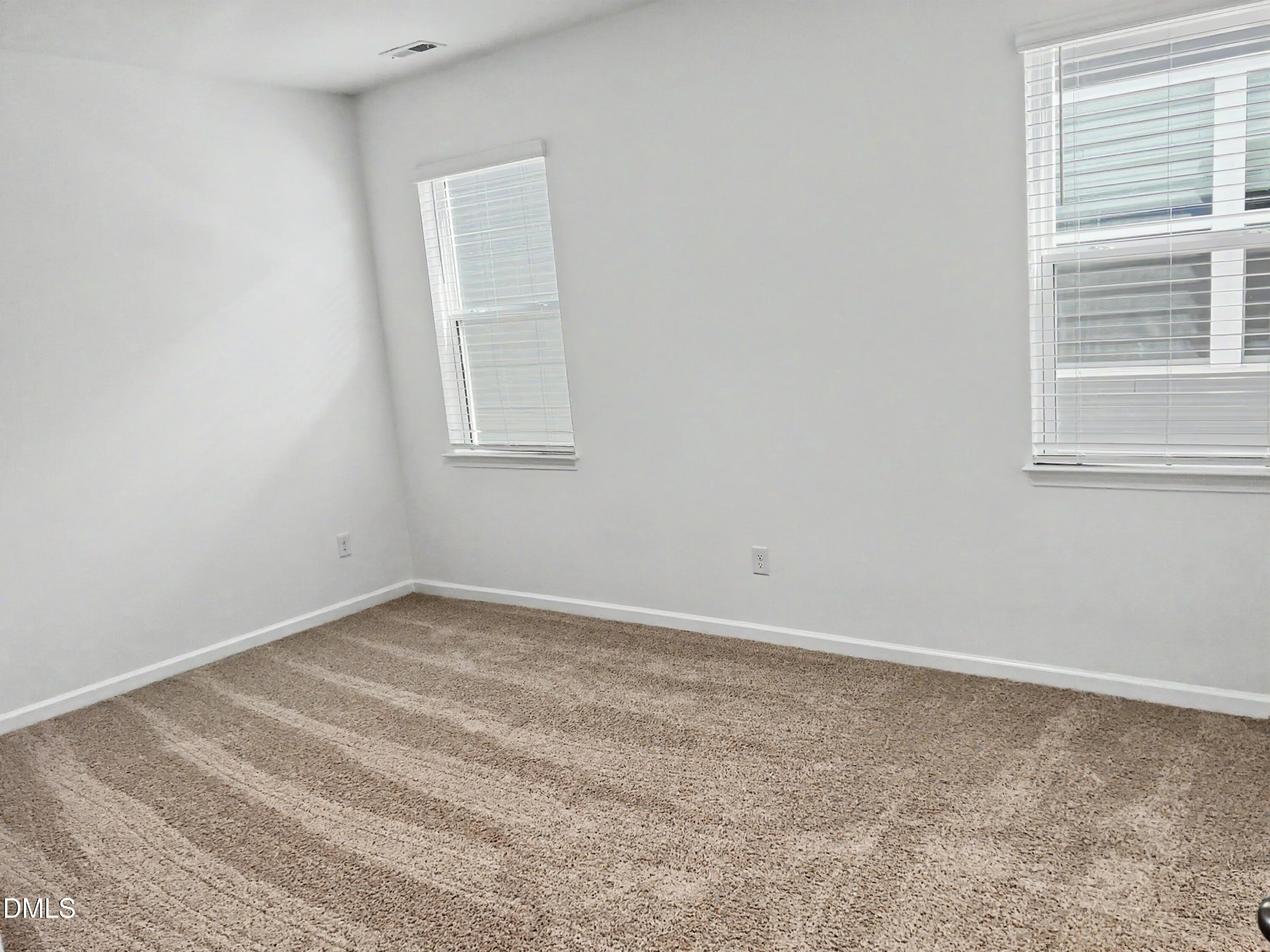 1404 Jasmine View Way Property Photo 11
