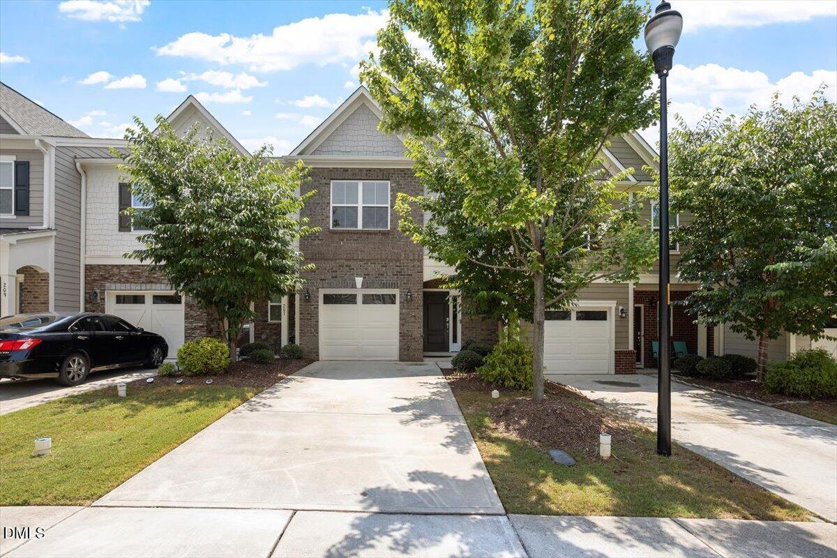 205 Castien Cove Place Property Photo 2