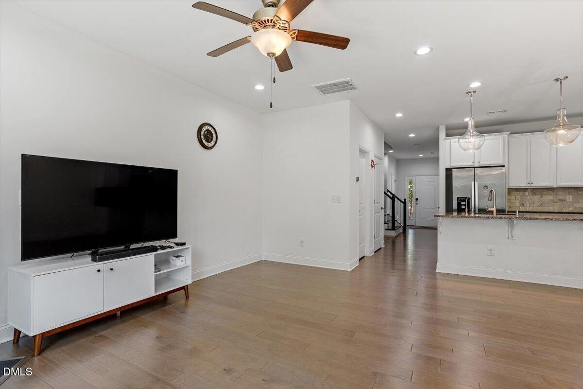 205 Castien Cove Place Property Photo 7