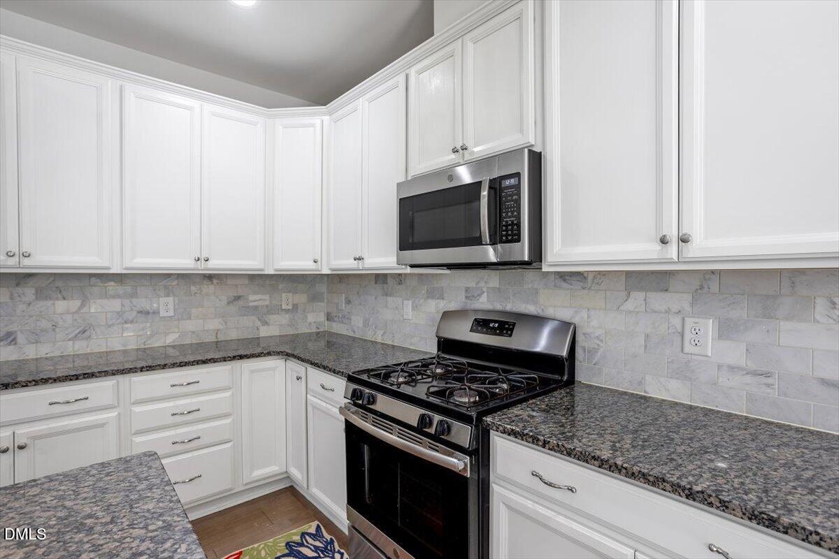 205 Castien Cove Place Property Photo 14