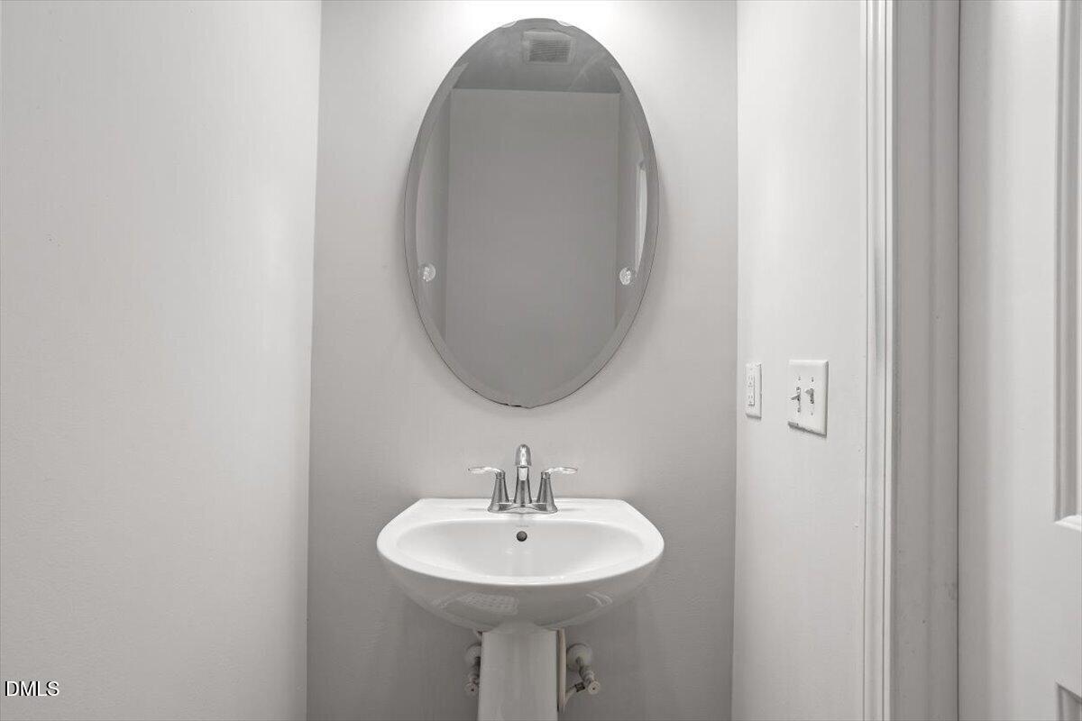 205 Castien Cove Place Property Photo 16