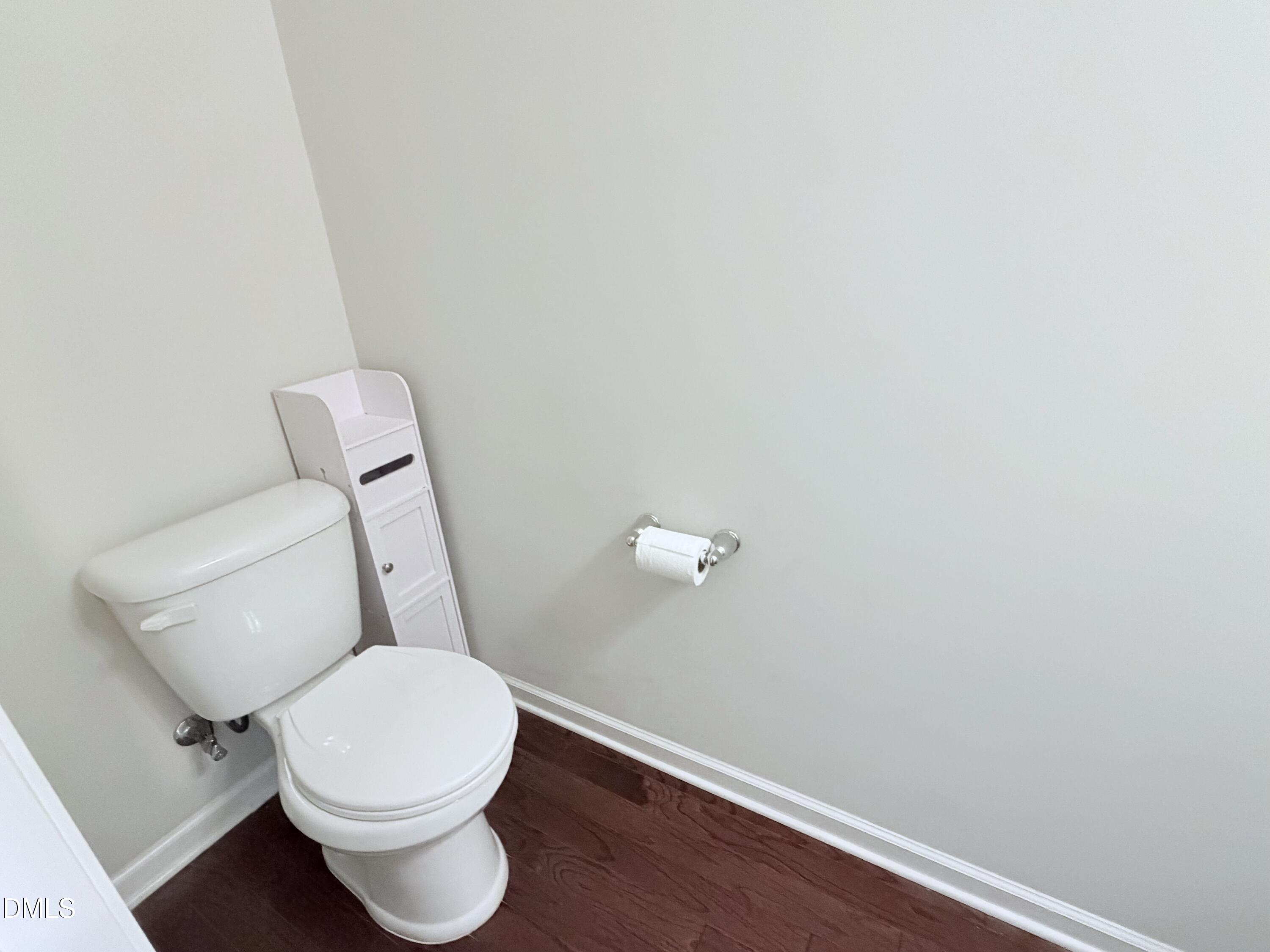 210 Hamlet Place Property Photo 7
