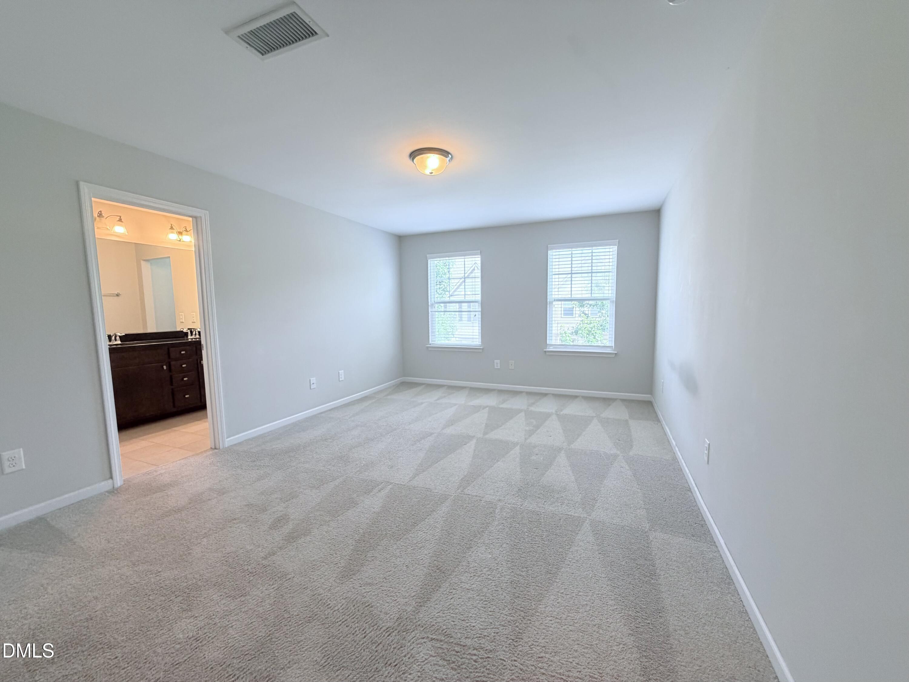 210 Hamlet Place Property Photo 9