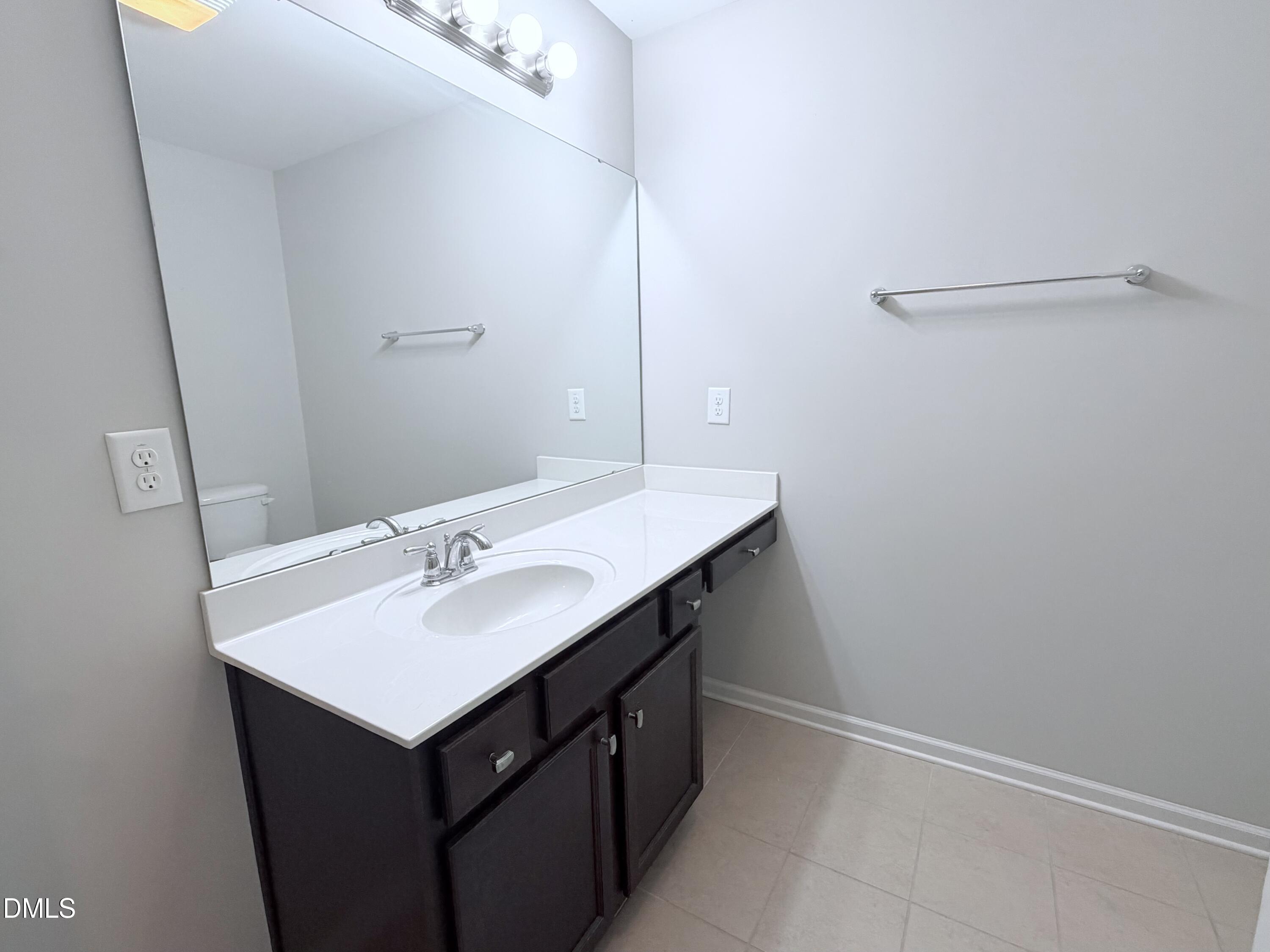 210 Hamlet Place Property Photo 17