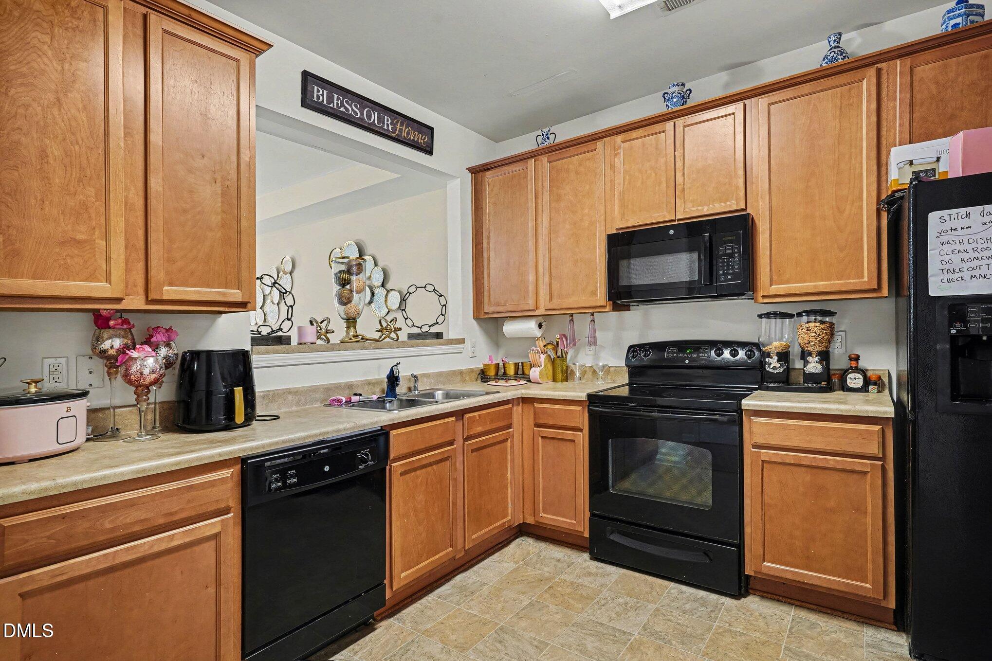 2403 Savior Street Property Photo 9