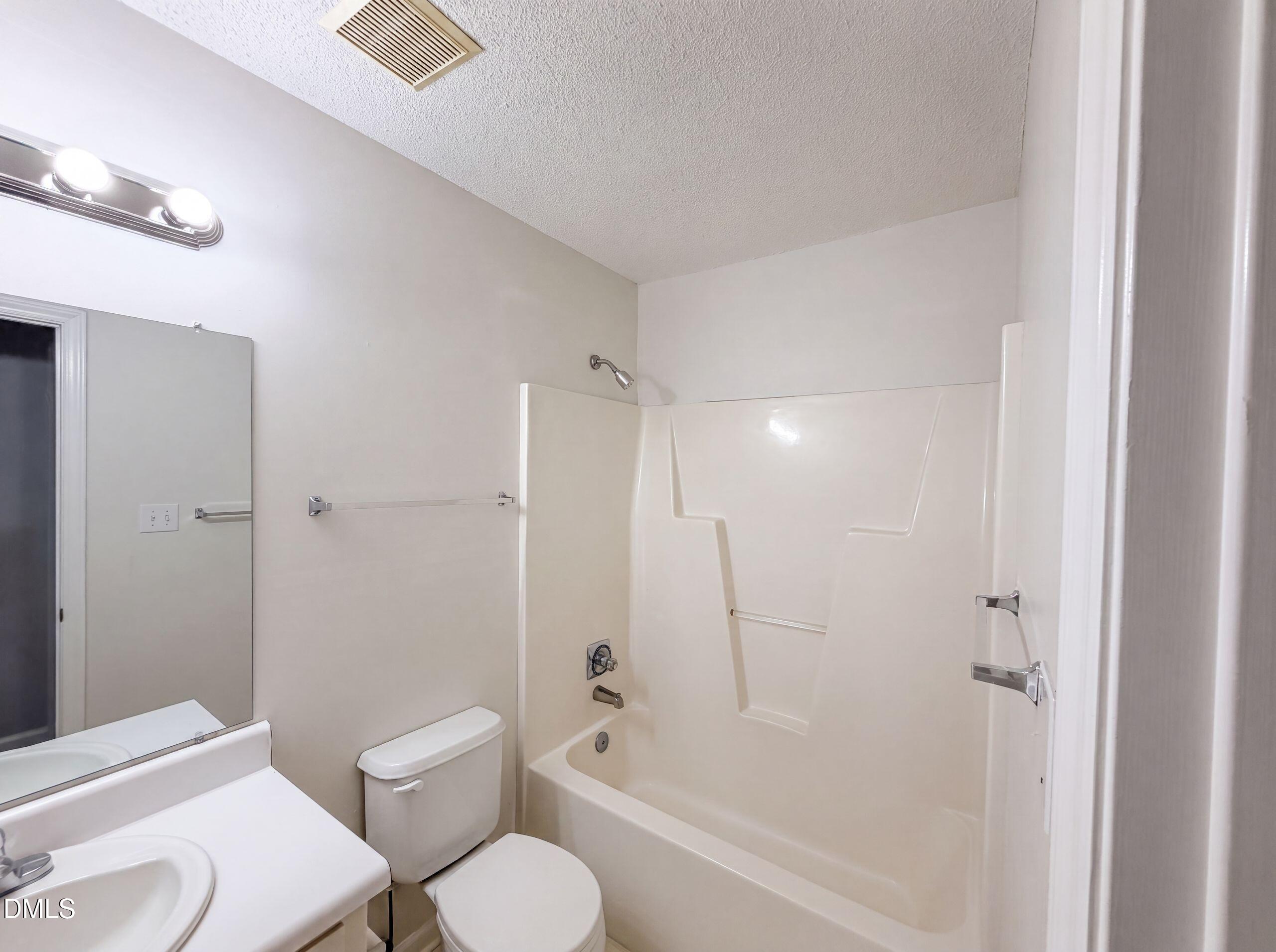 6113 Remington Lake Drive Property Photo 13