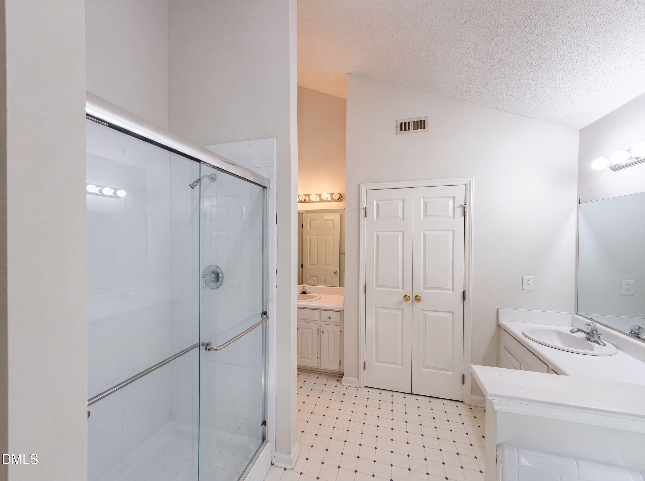 6113 Remington Lake Drive Property Photo 14
