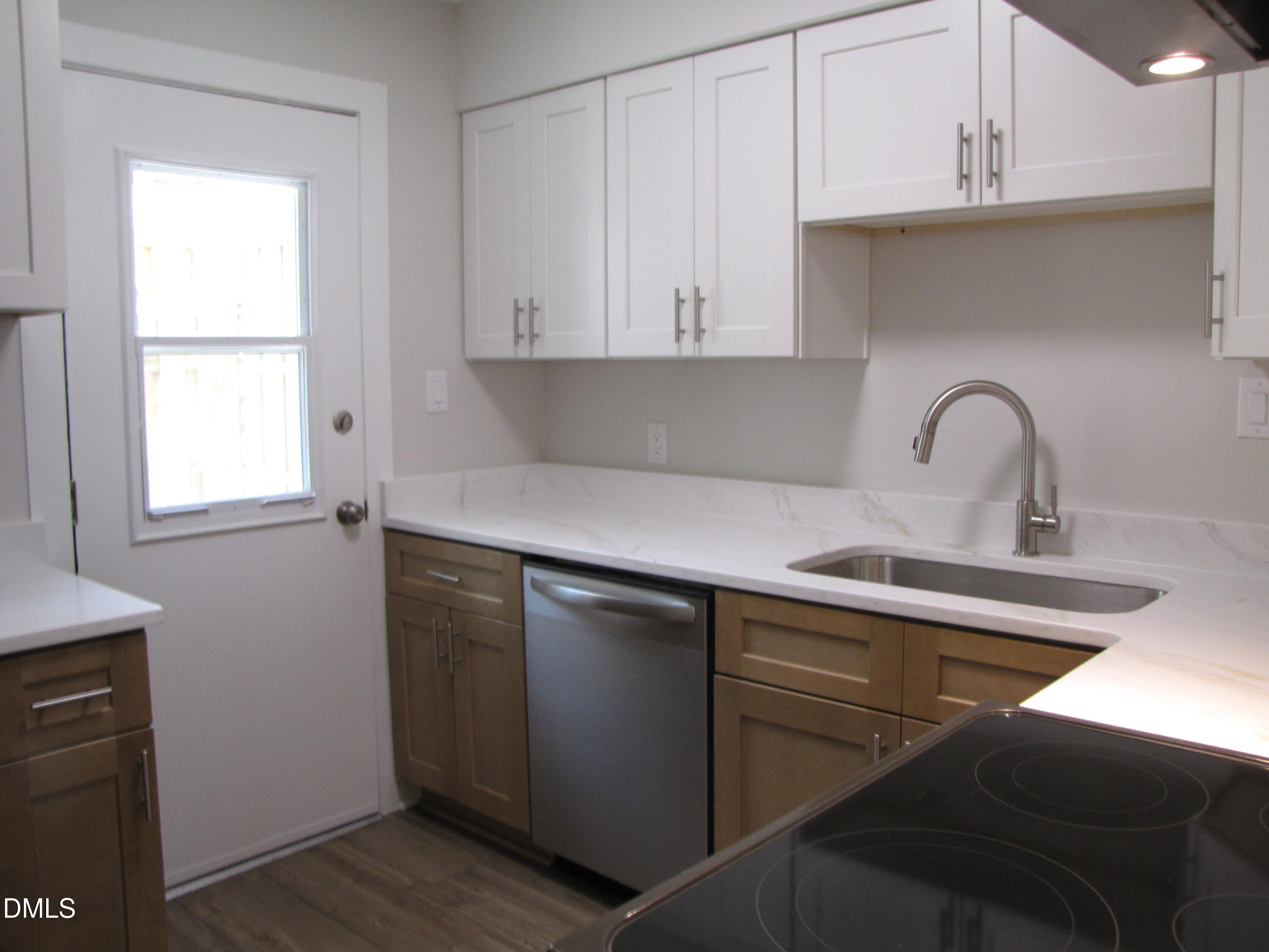 220 Elizabeth Street Apt B2 Property Photo 6