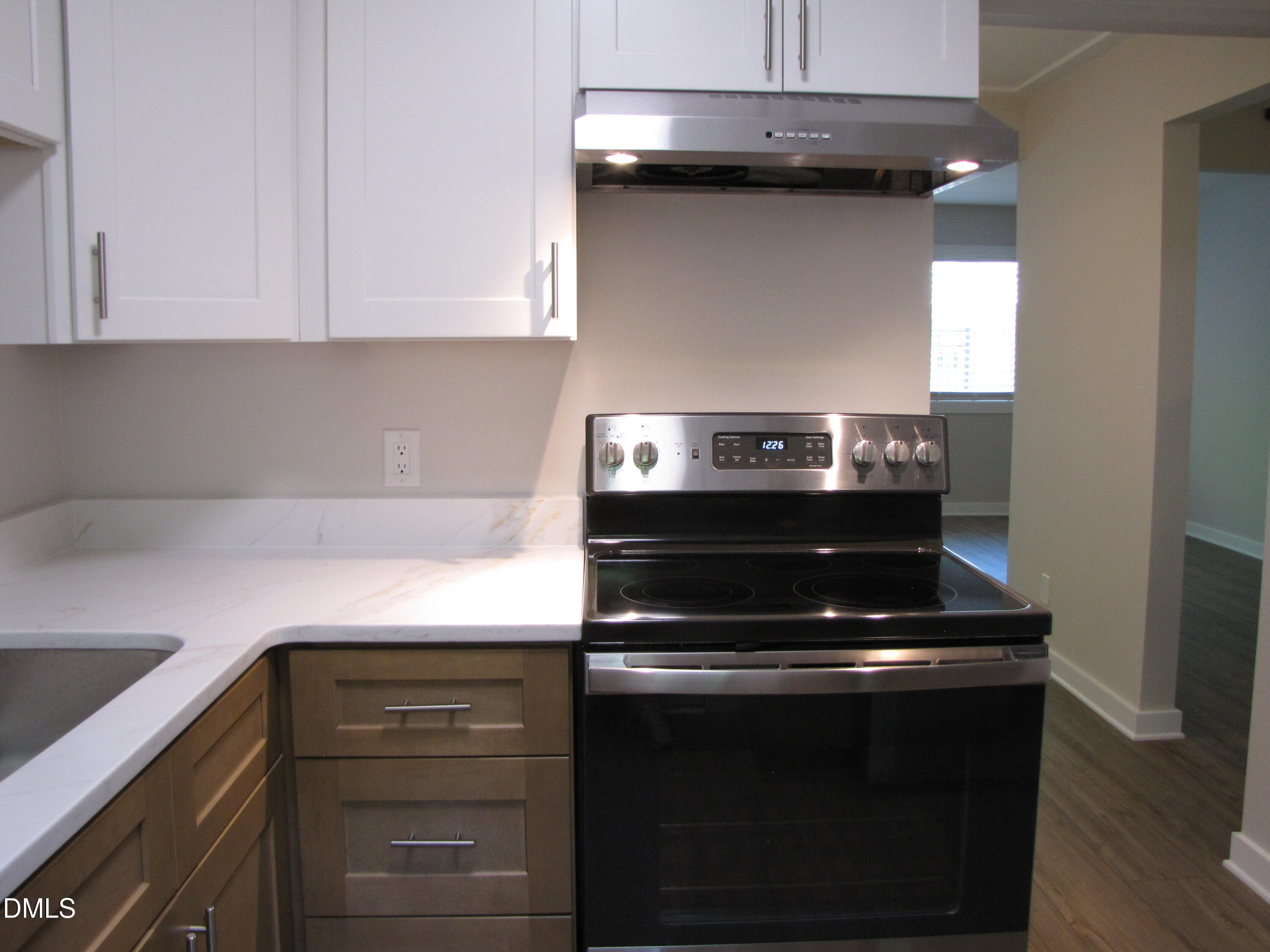 220 Elizabeth Street Apt B2 Property Photo 7