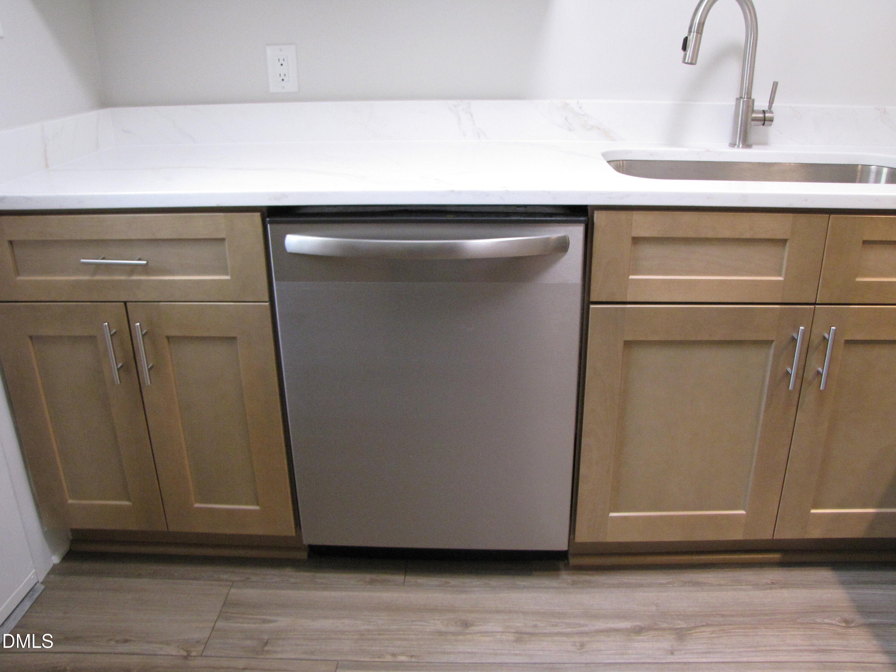 220 Elizabeth Street Apt B2 Property Photo 9