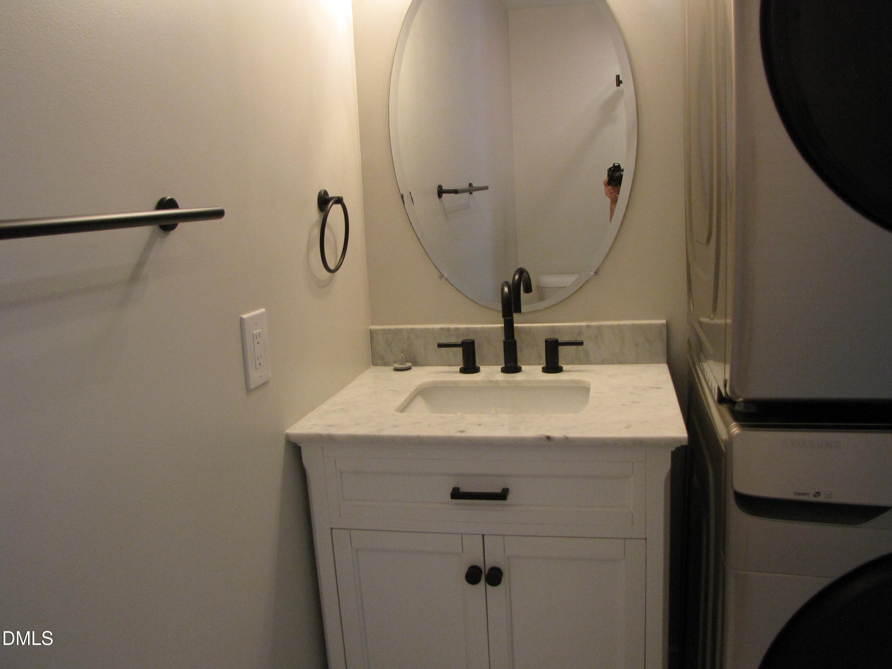 220 Elizabeth Street Apt B2 Property Photo 14
