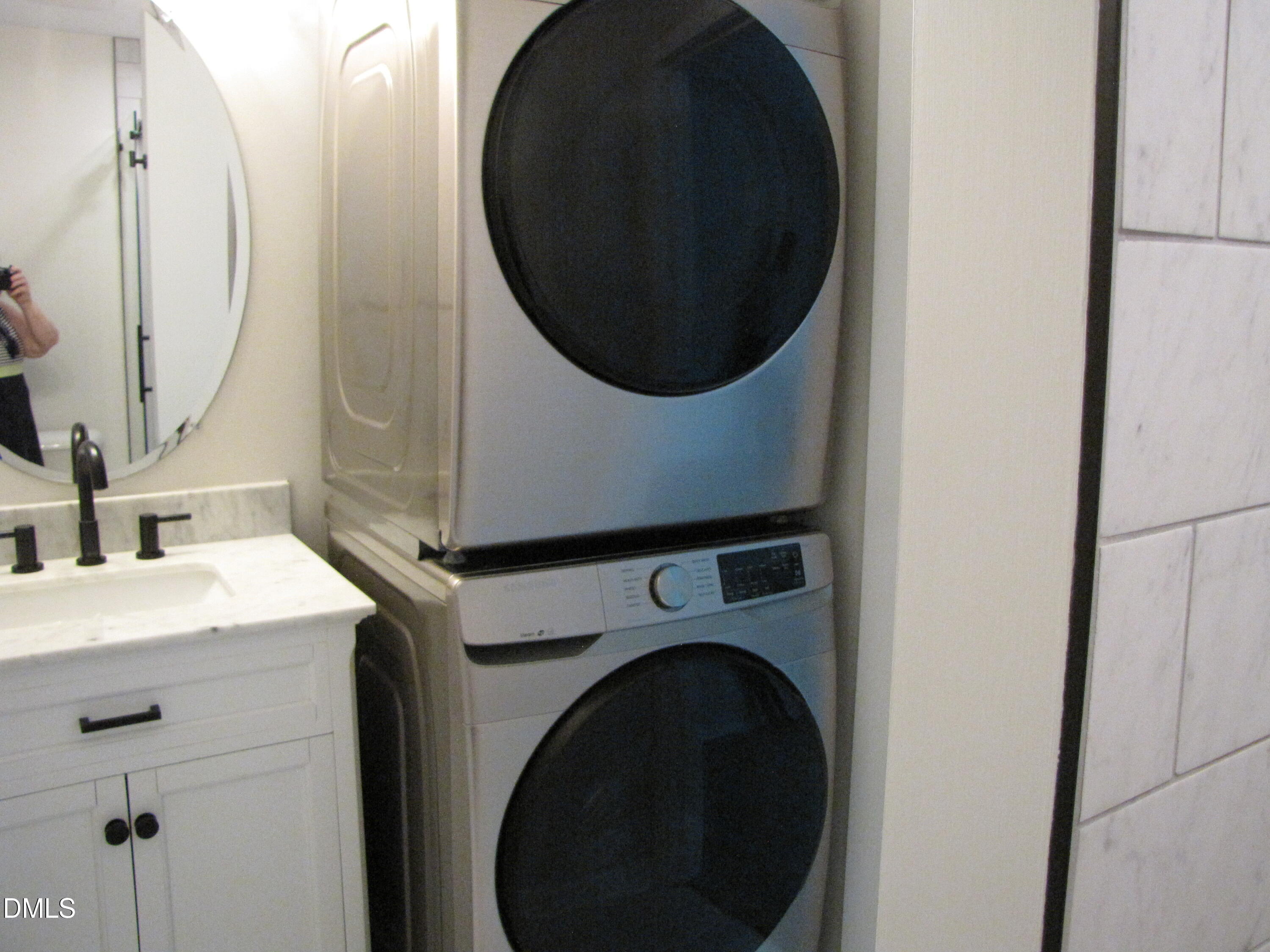 220 Elizabeth Street Apt B2 Property Photo 16