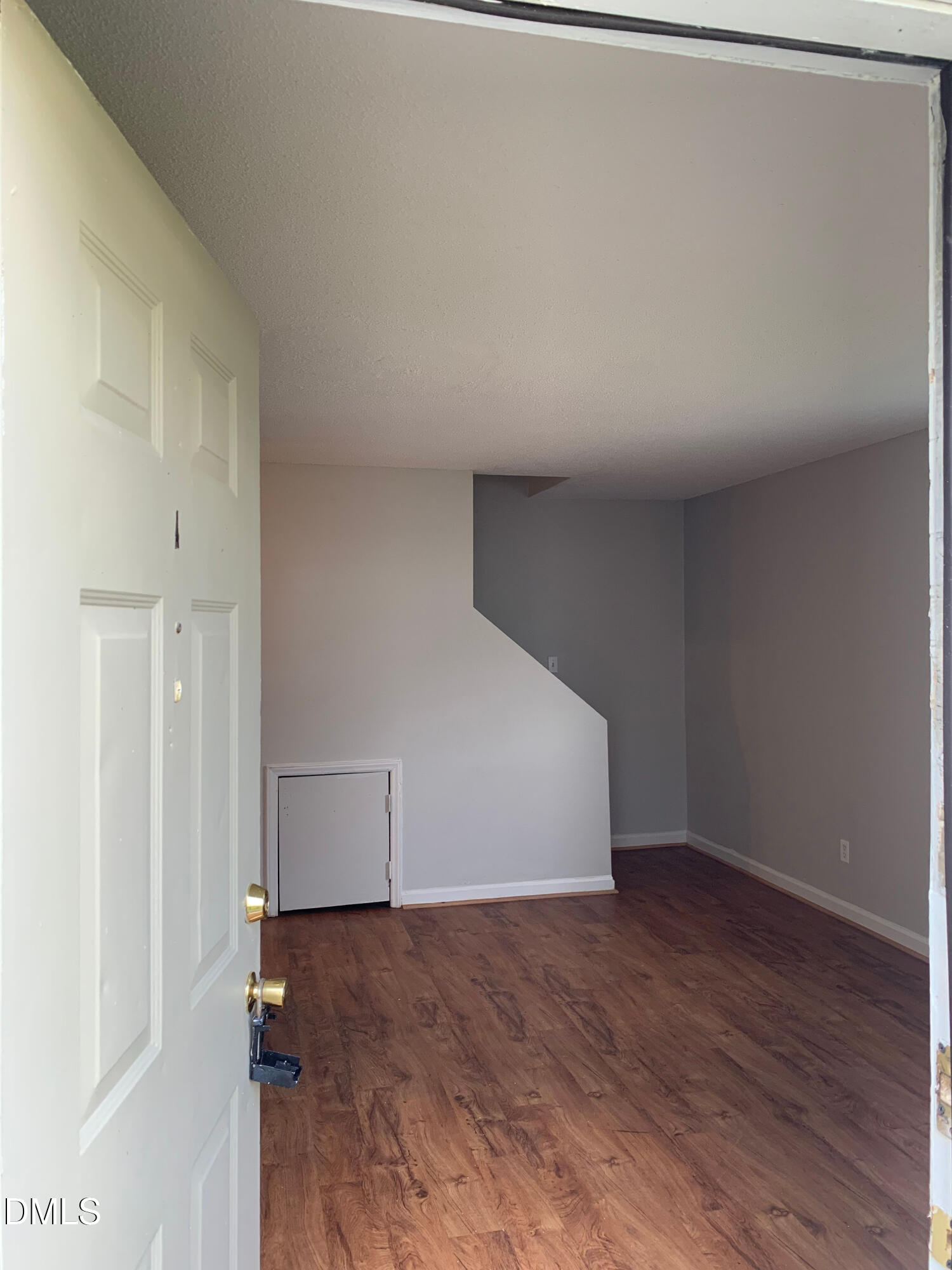 1427 Cherrycrest Drive Property Photo 2