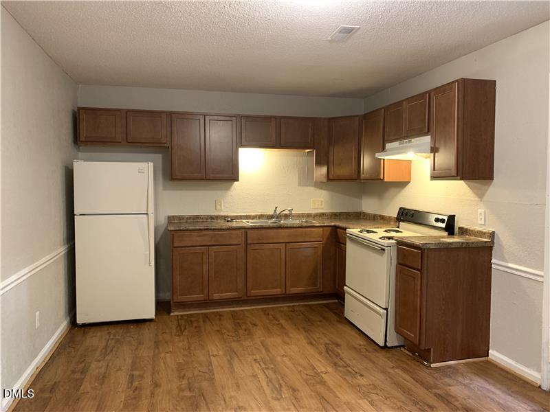 1427 Cherrycrest Drive Property Photo 6