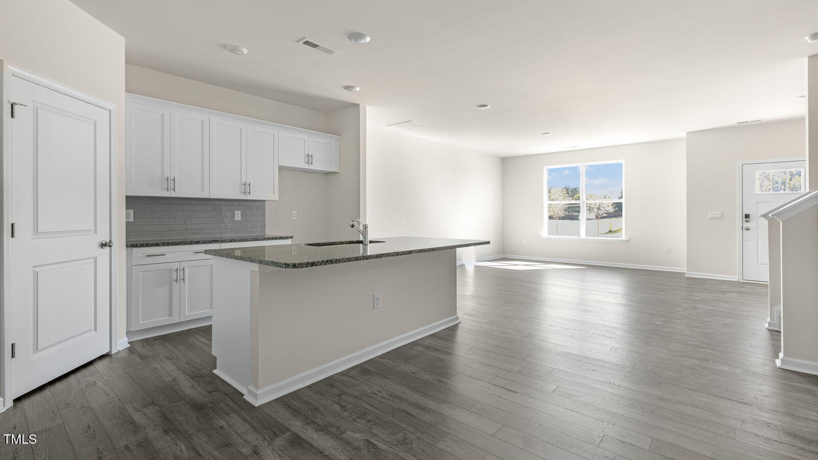 931 Sculptor Street Property Photo 4