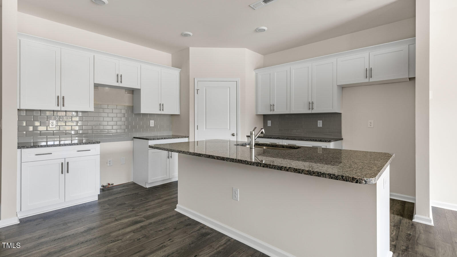 931 Sculptor Street Property Photo 6