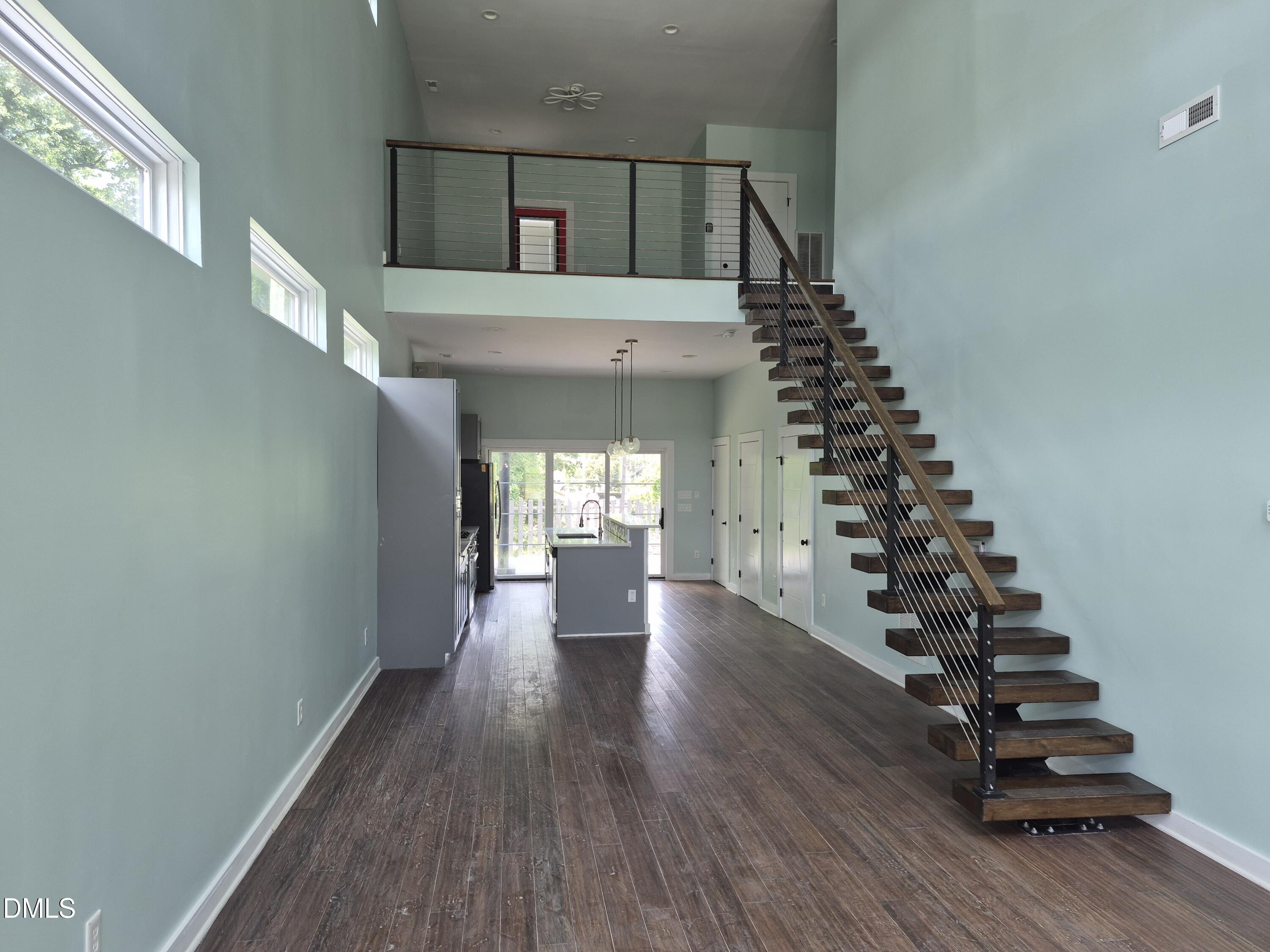 603 Lee Street Property Photo 6