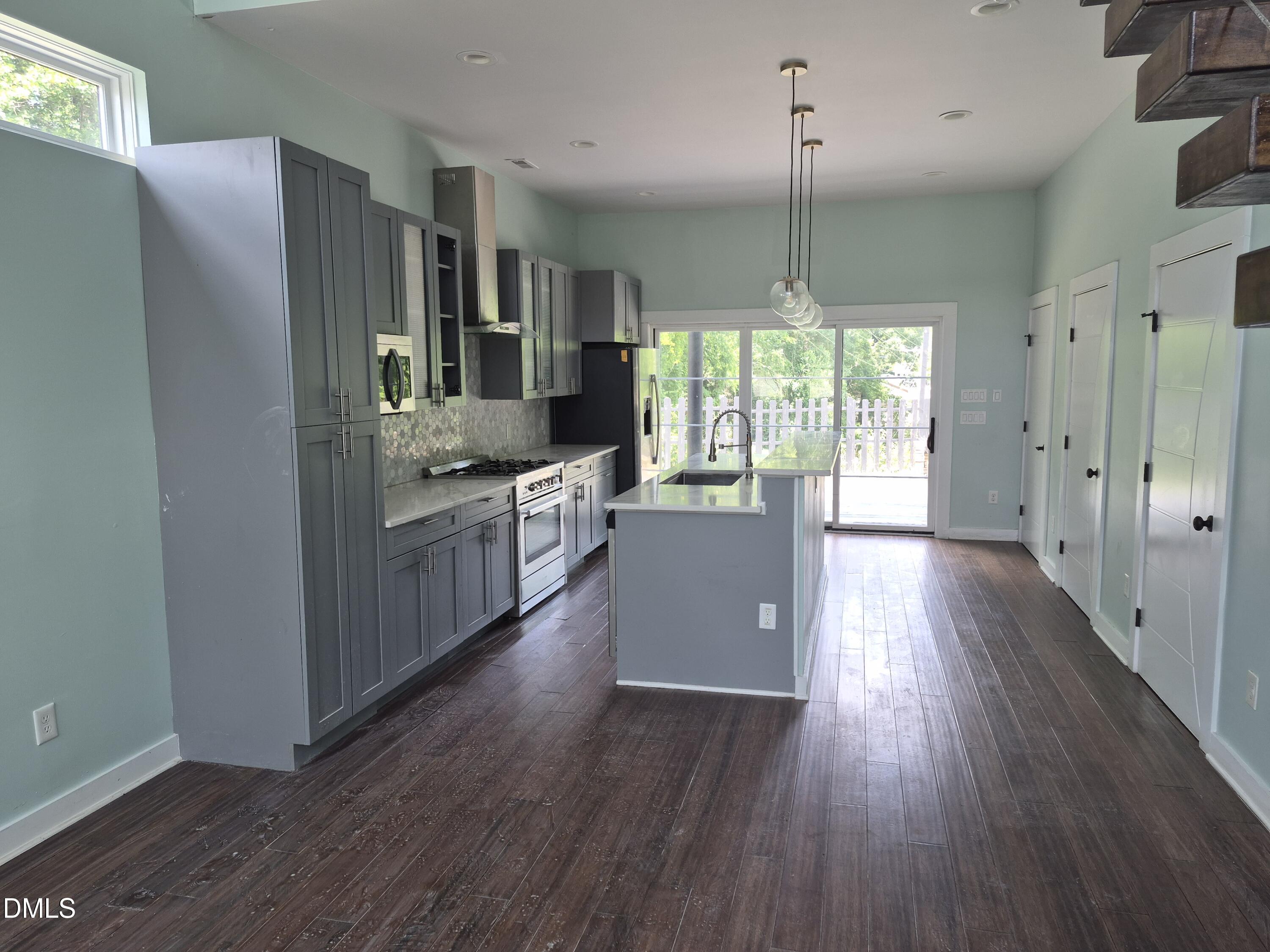 603 Lee Street Property Photo 7