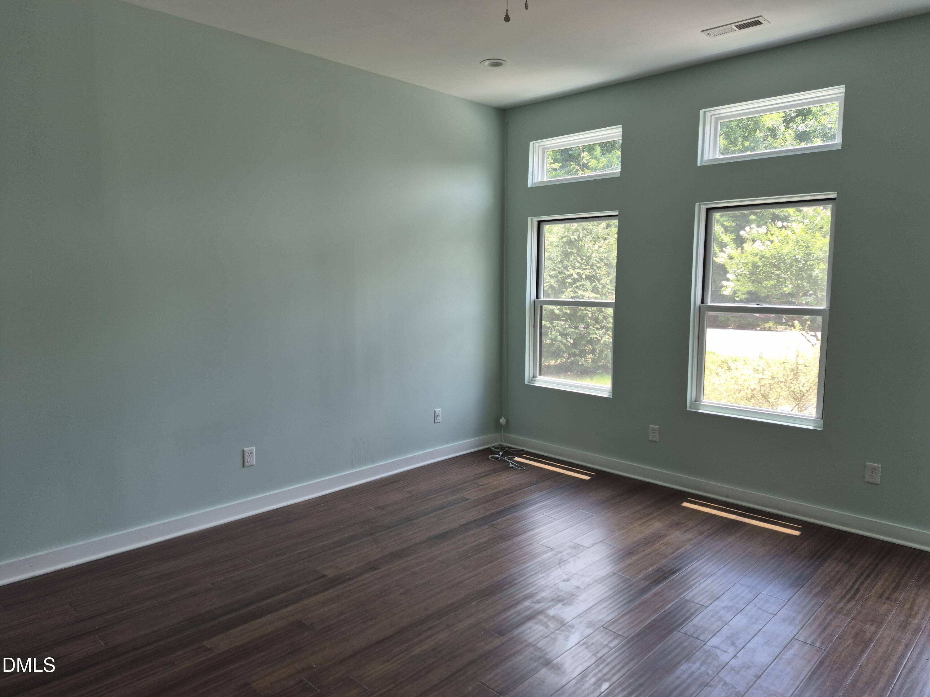 603 Lee Street Property Photo 13