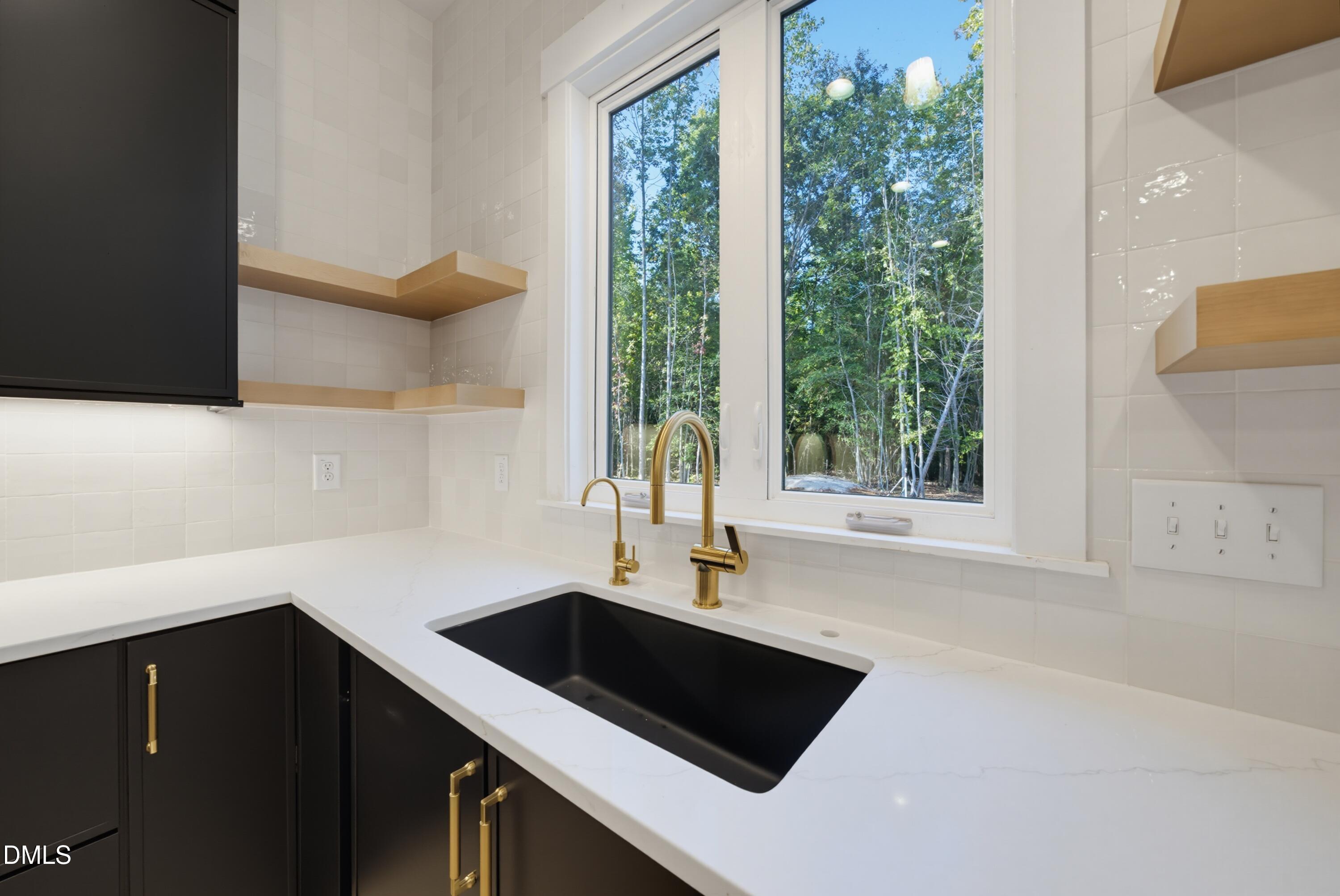 2457 Rosslare Mews Lane Property Photo 8