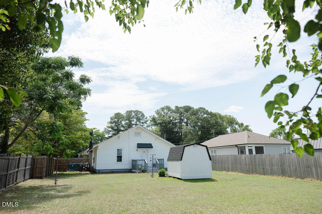 706 S Magnolia Property Photo 3