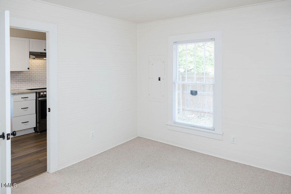 706 S Magnolia Property Photo 6