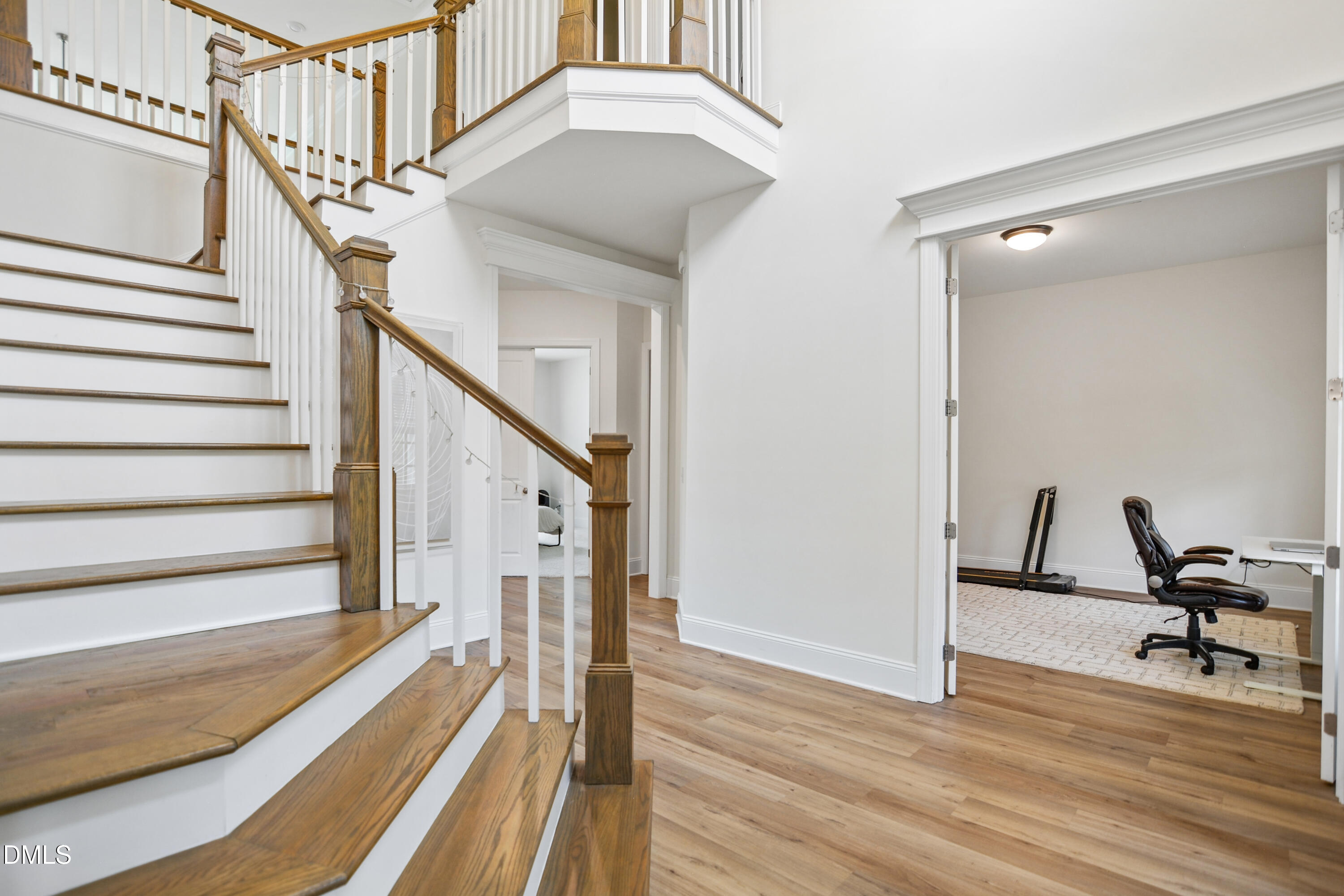 1529 Meadows Bank Way Property Photo 5