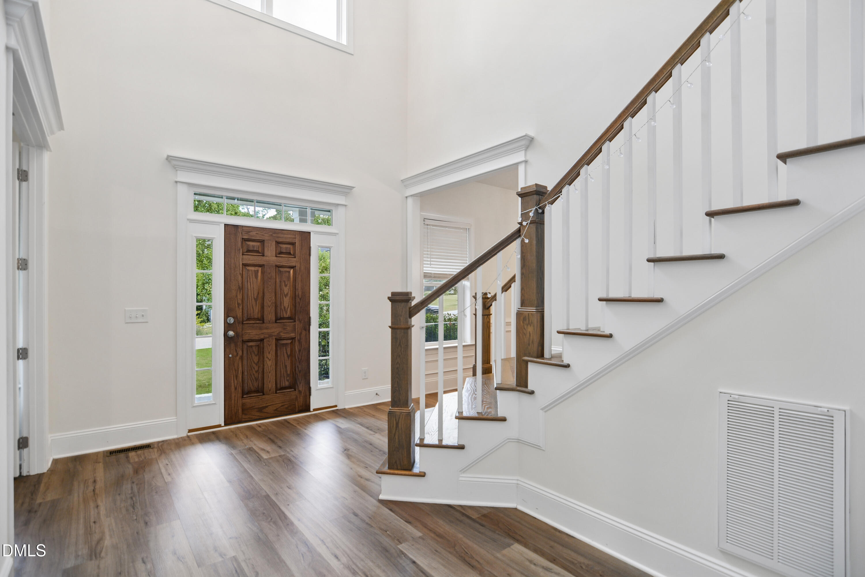 1529 Meadows Bank Way Property Photo 6