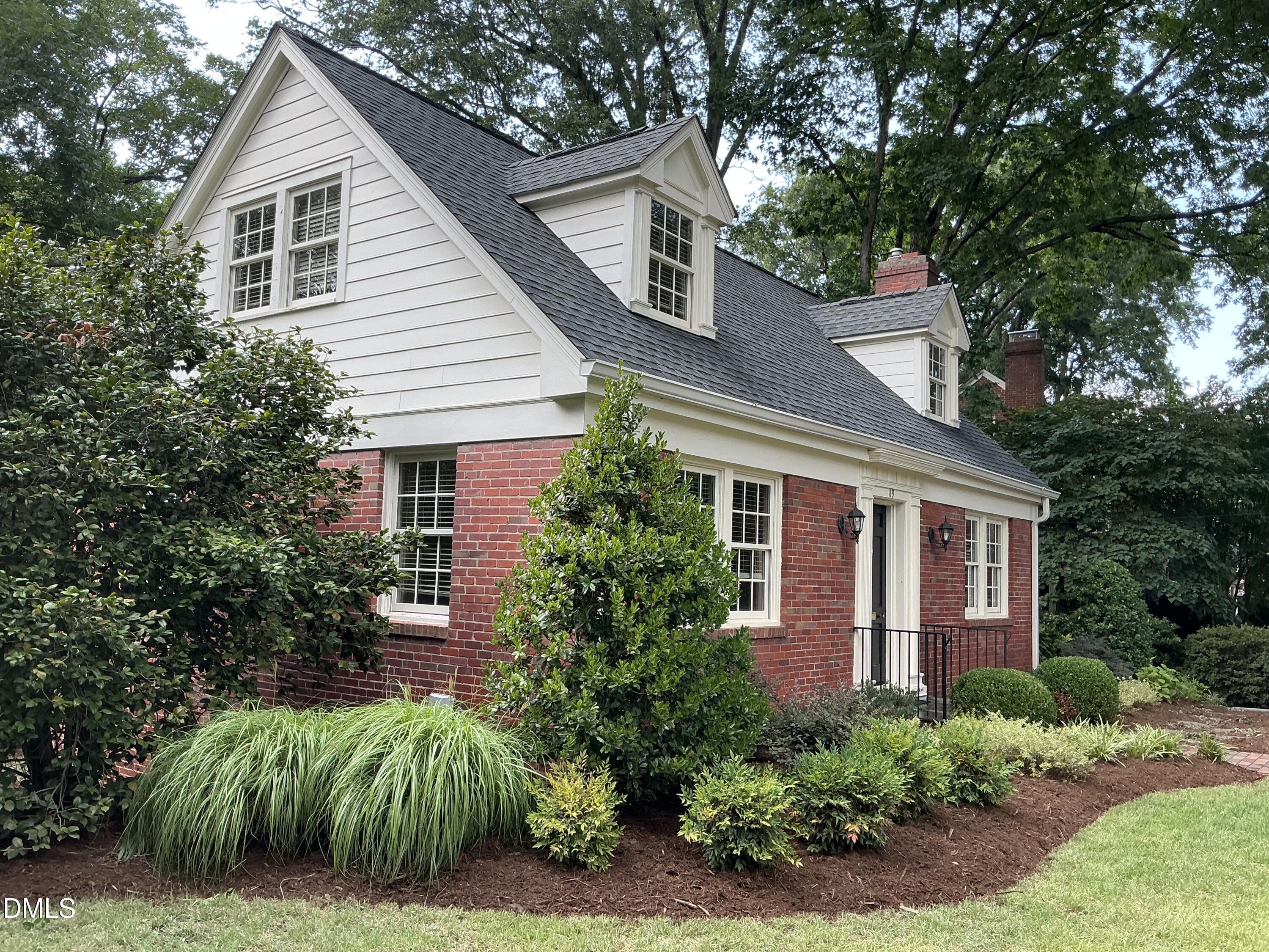 119 Montgomery Street Property Photo 2
