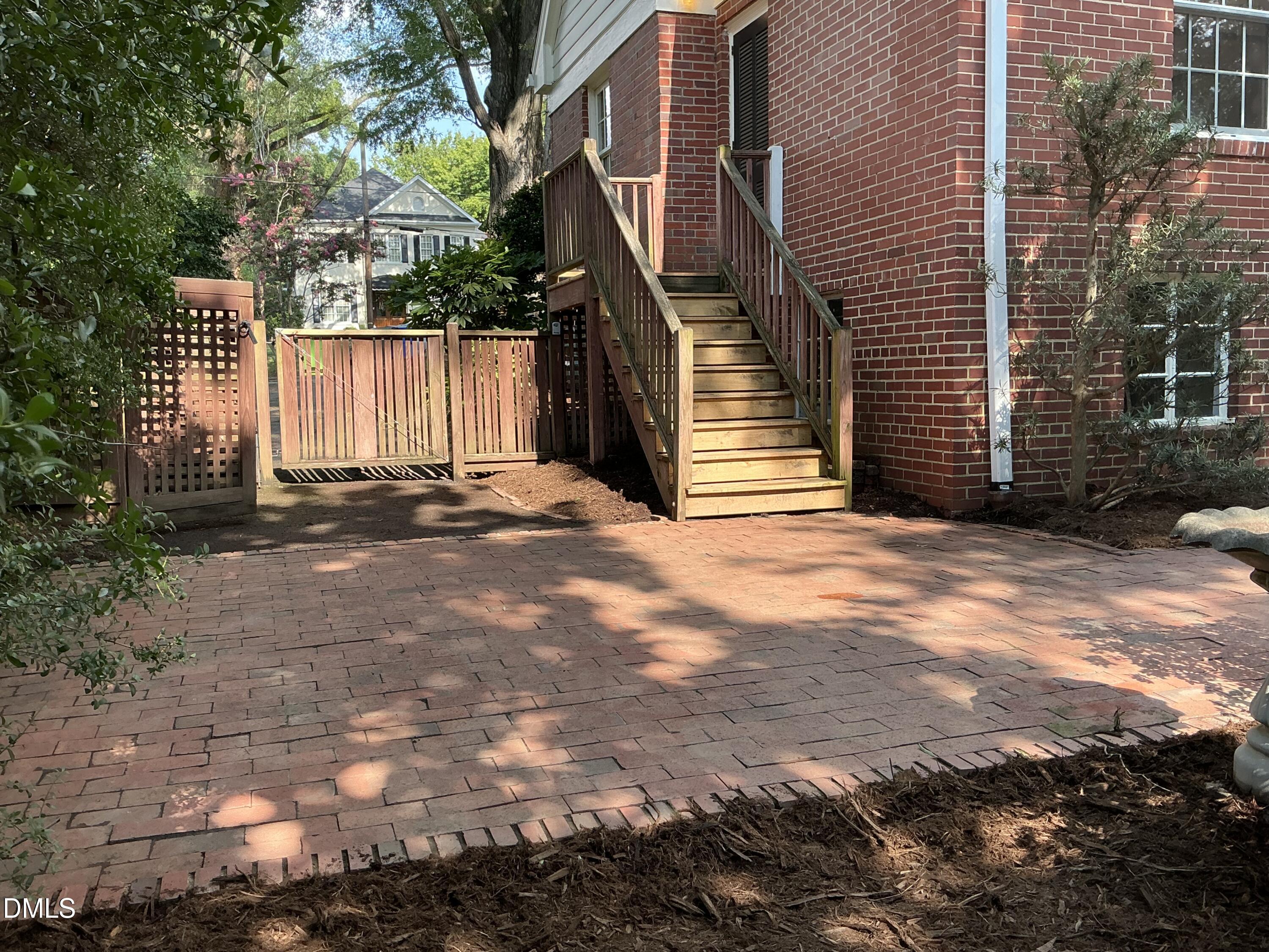 119 Montgomery Street Property Photo 33