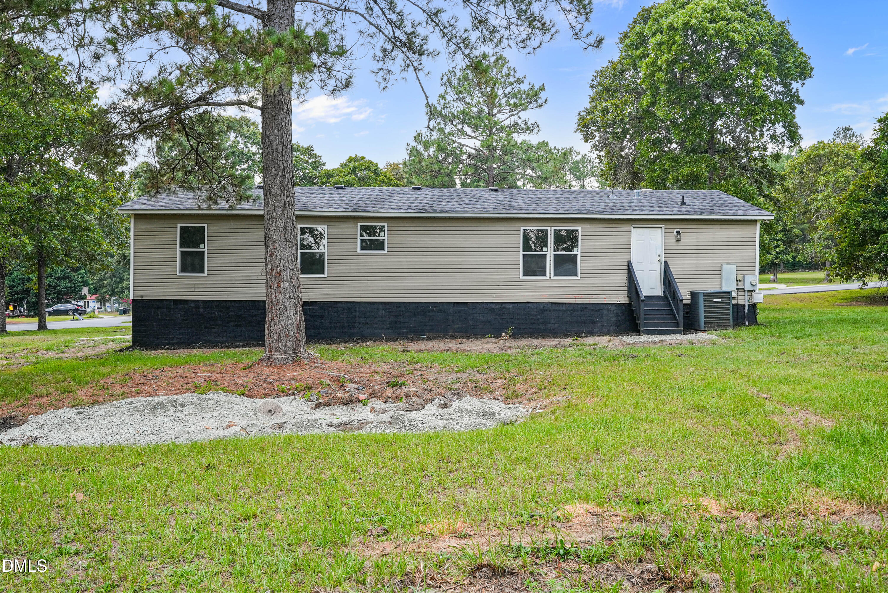 911 Heritage Way Property Photo 6