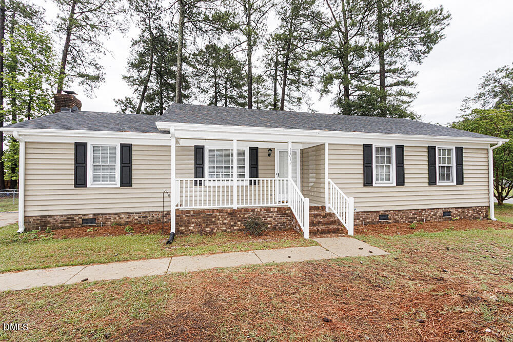 1101 Strawbush Road Property Photo 1