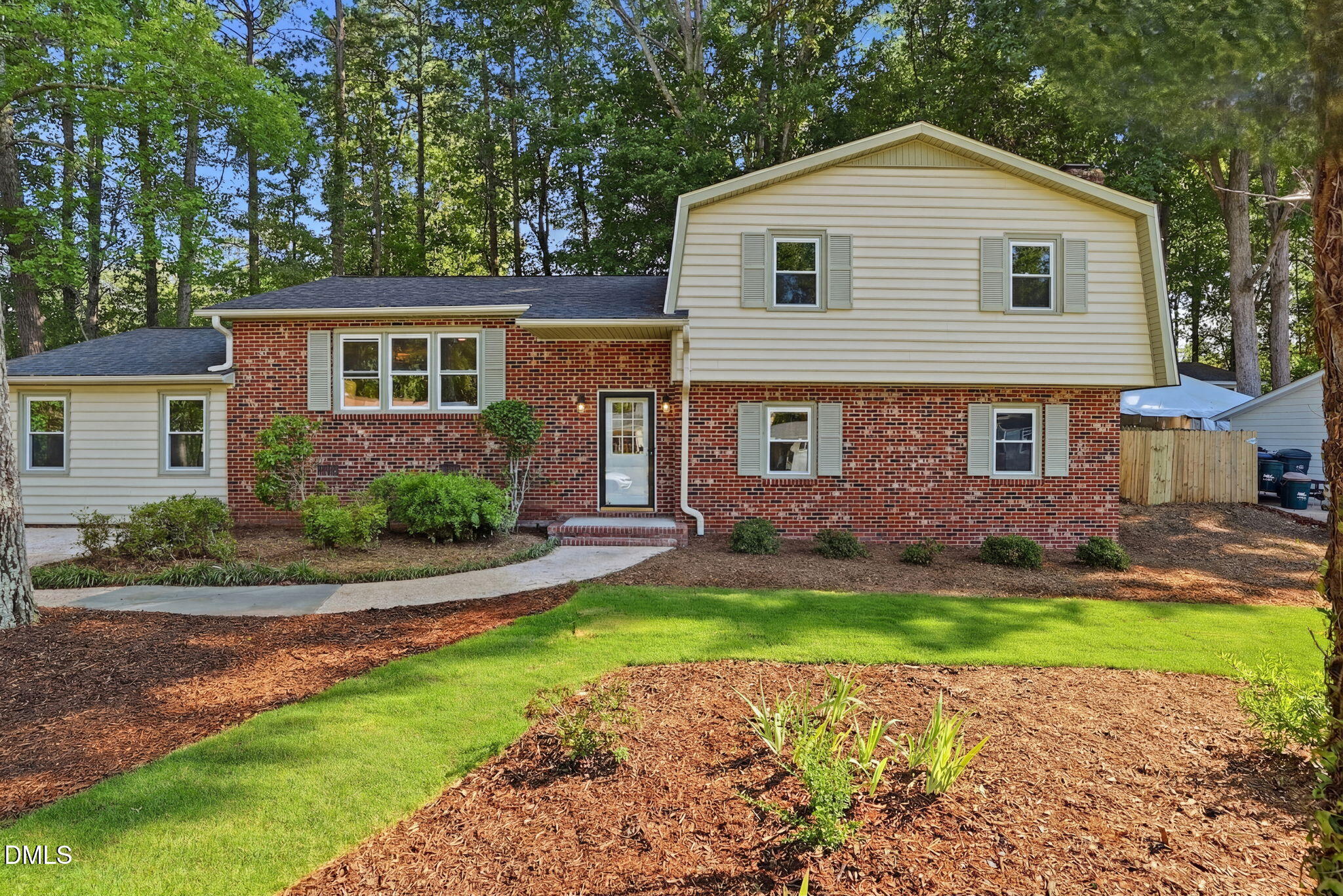 803 Roanoke Drive Property Photo 1