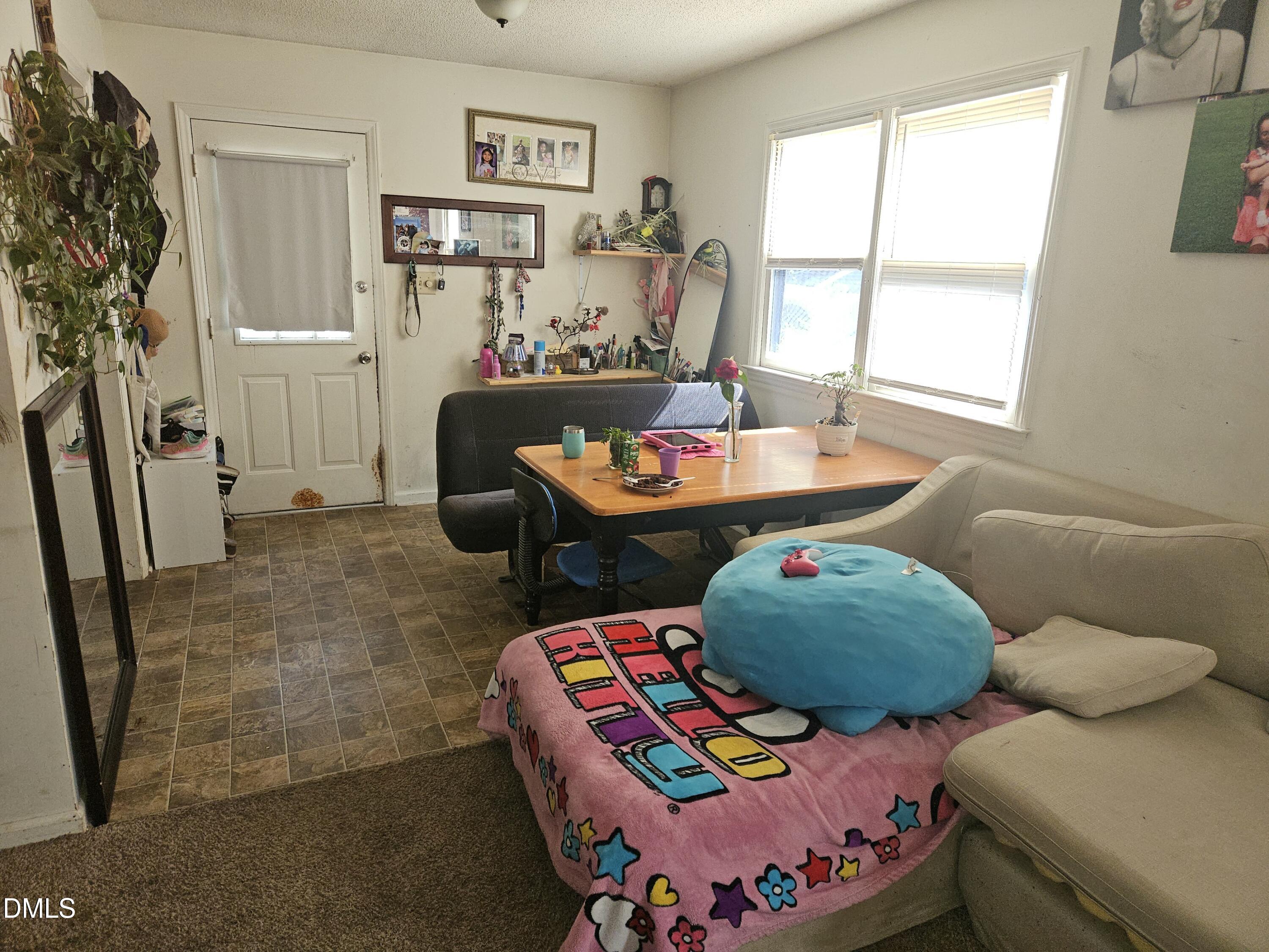 2807 Shaftsbury Street Property Photo 2