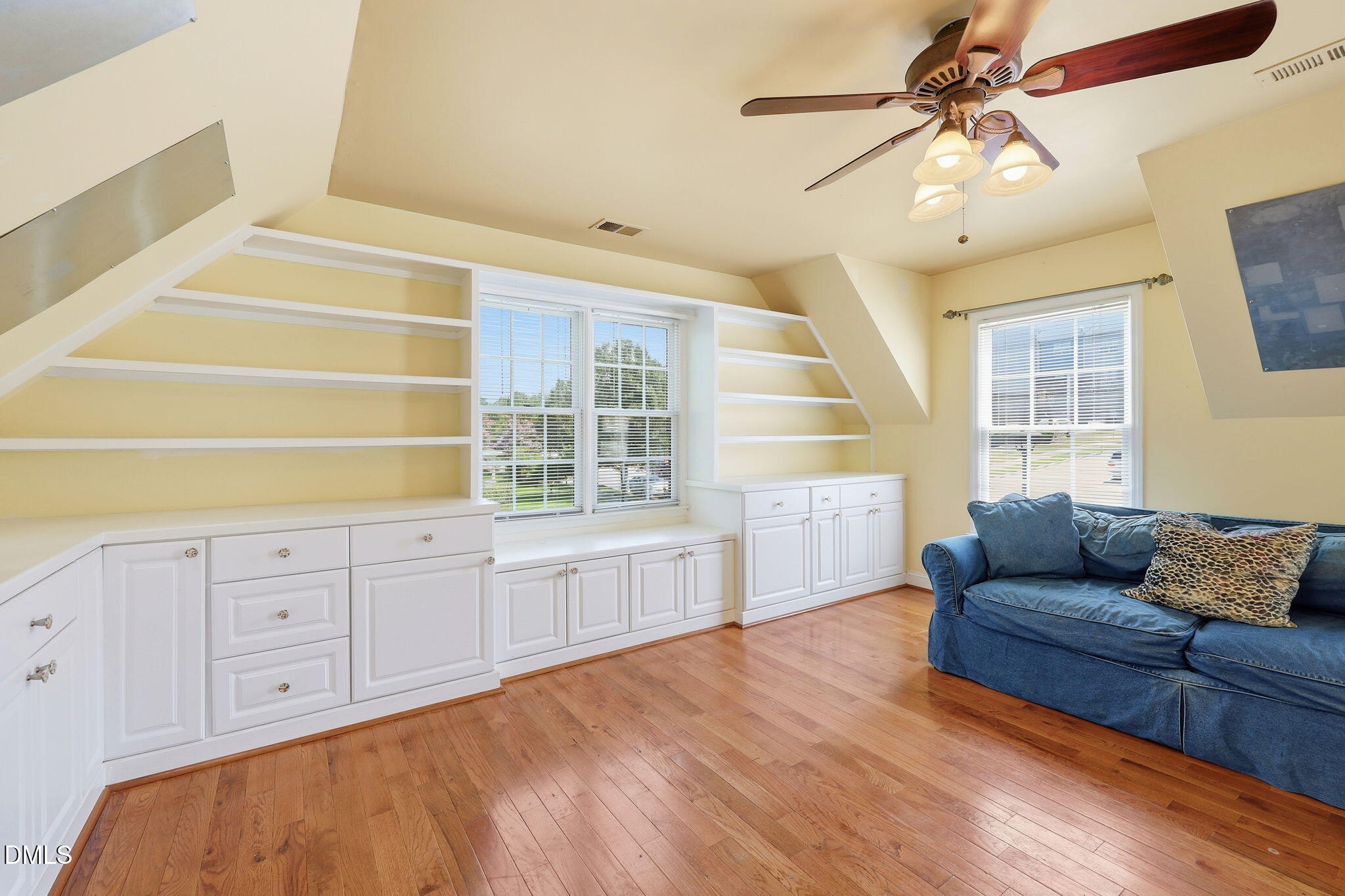 1500 Town Home Drive Property Photo 26