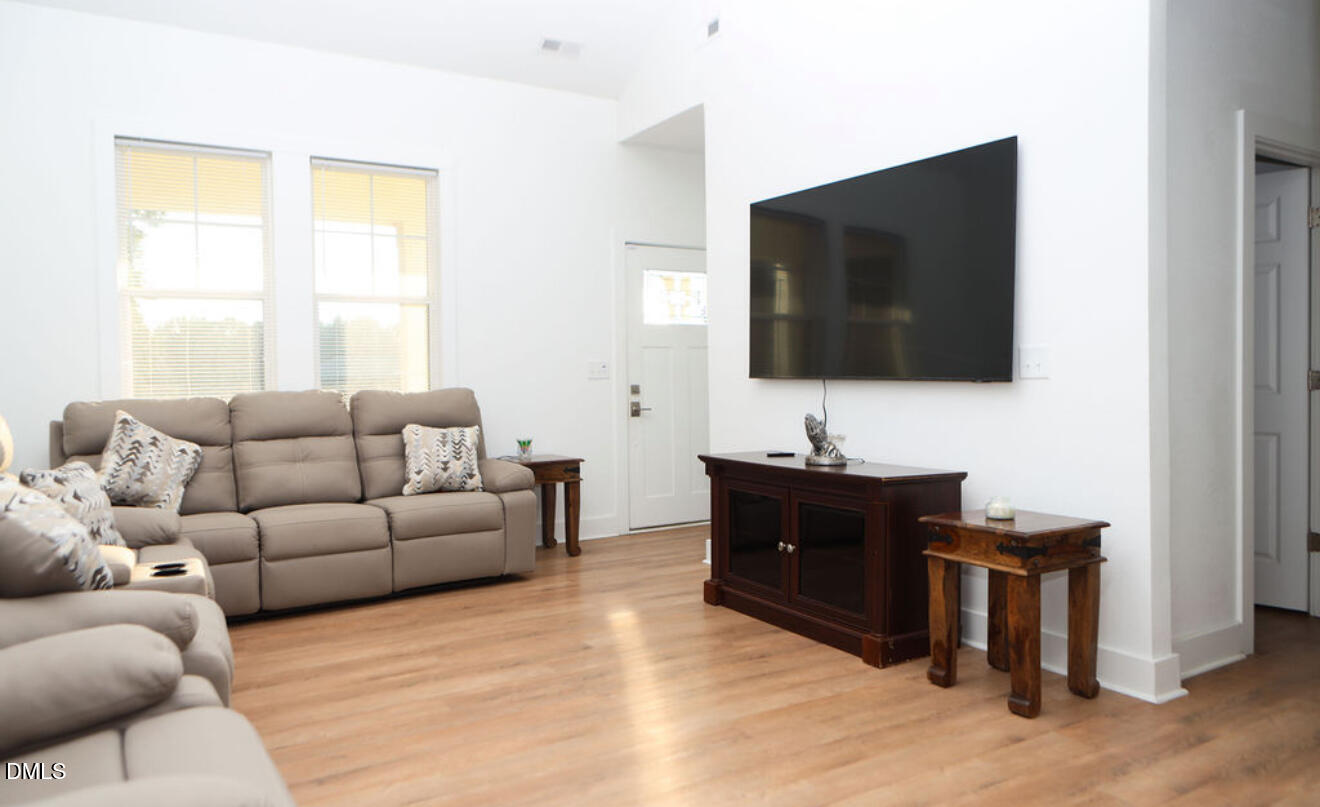 333 Walston Street Property Photo 6