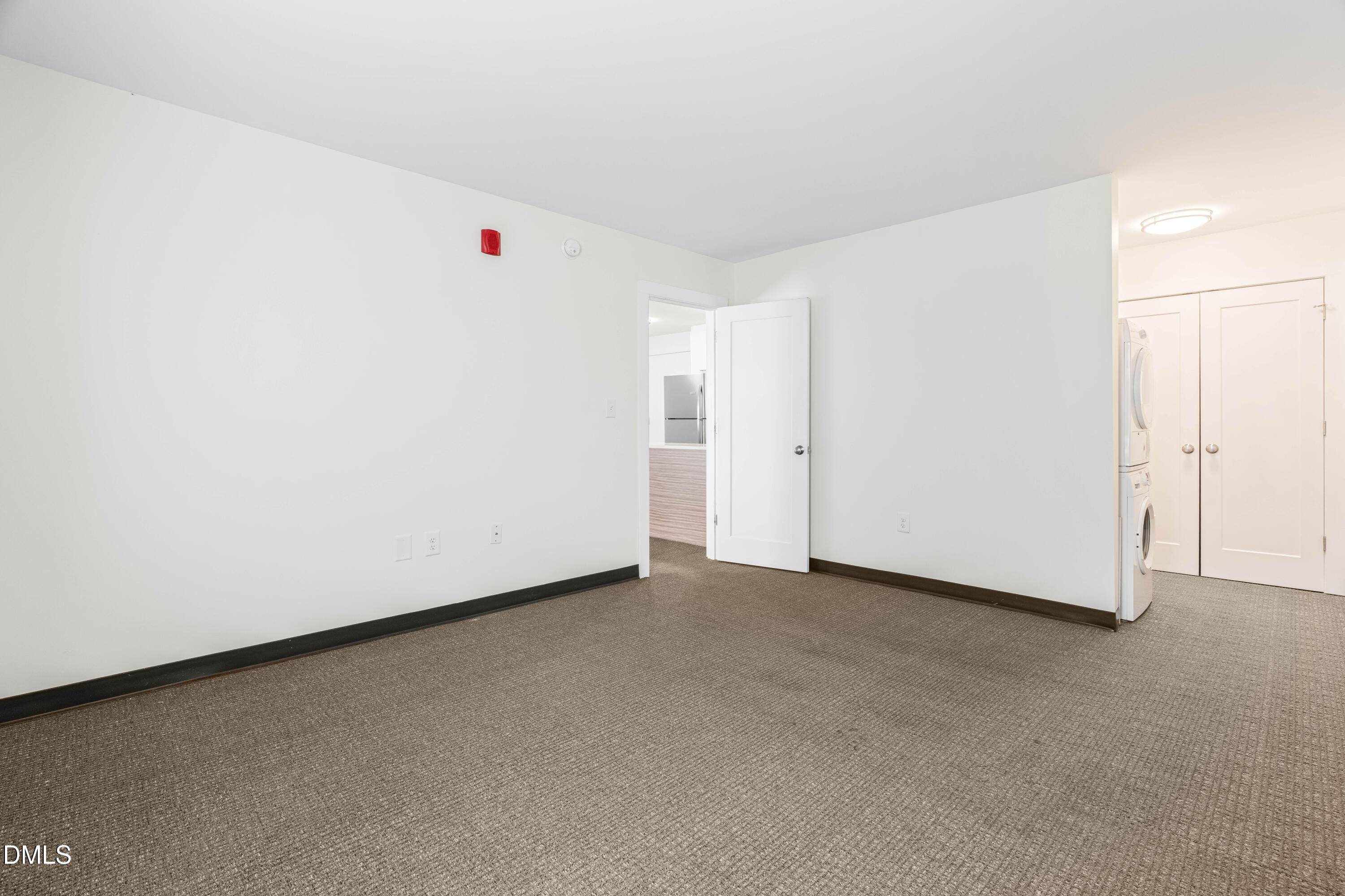 5104 Hollyridge Drive 101 Property Photo 14