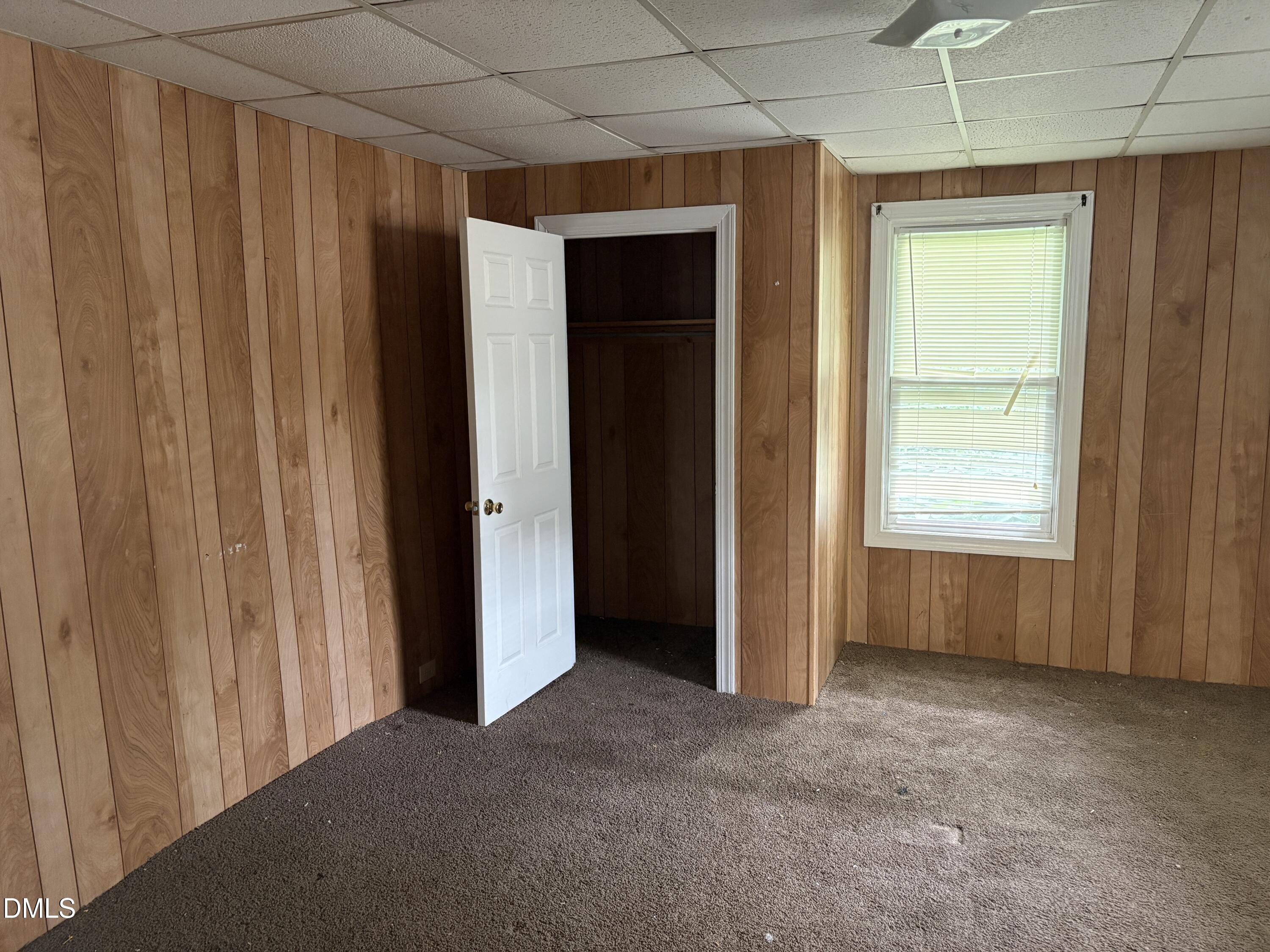 612 N Queen Street Property Photo 5