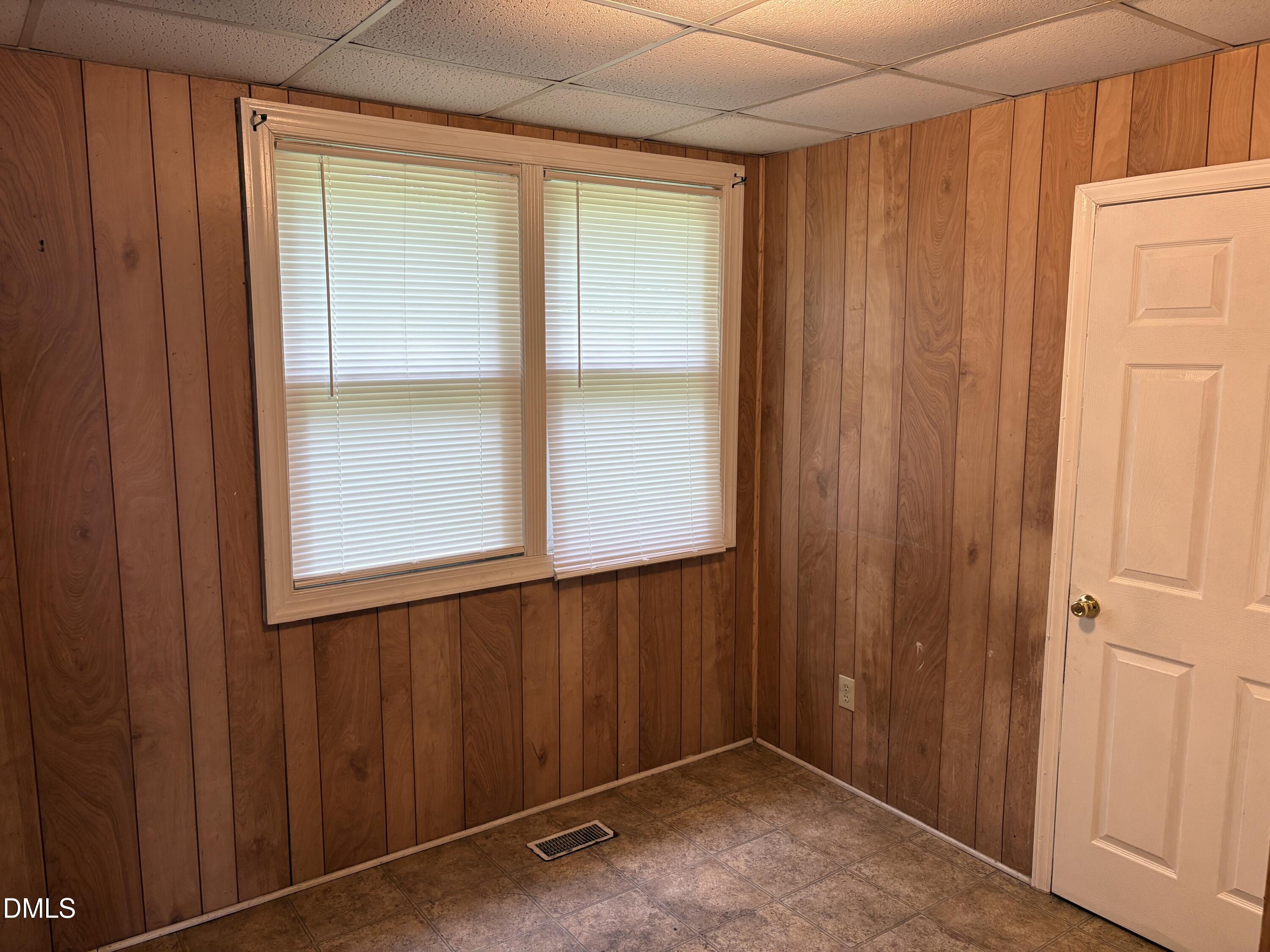 612 N Queen Street Property Photo 13