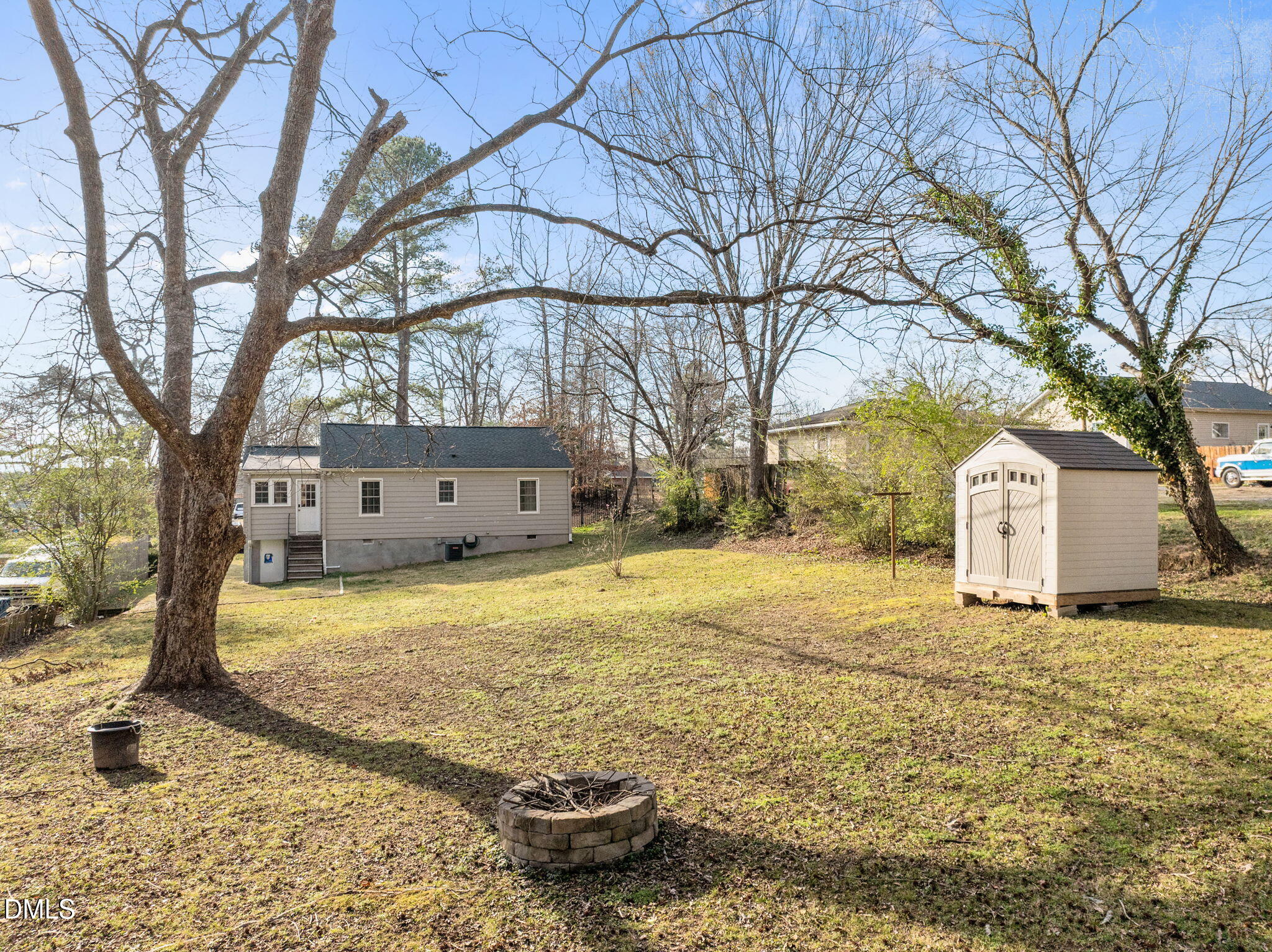 212 Southerland Street Property Photo 6