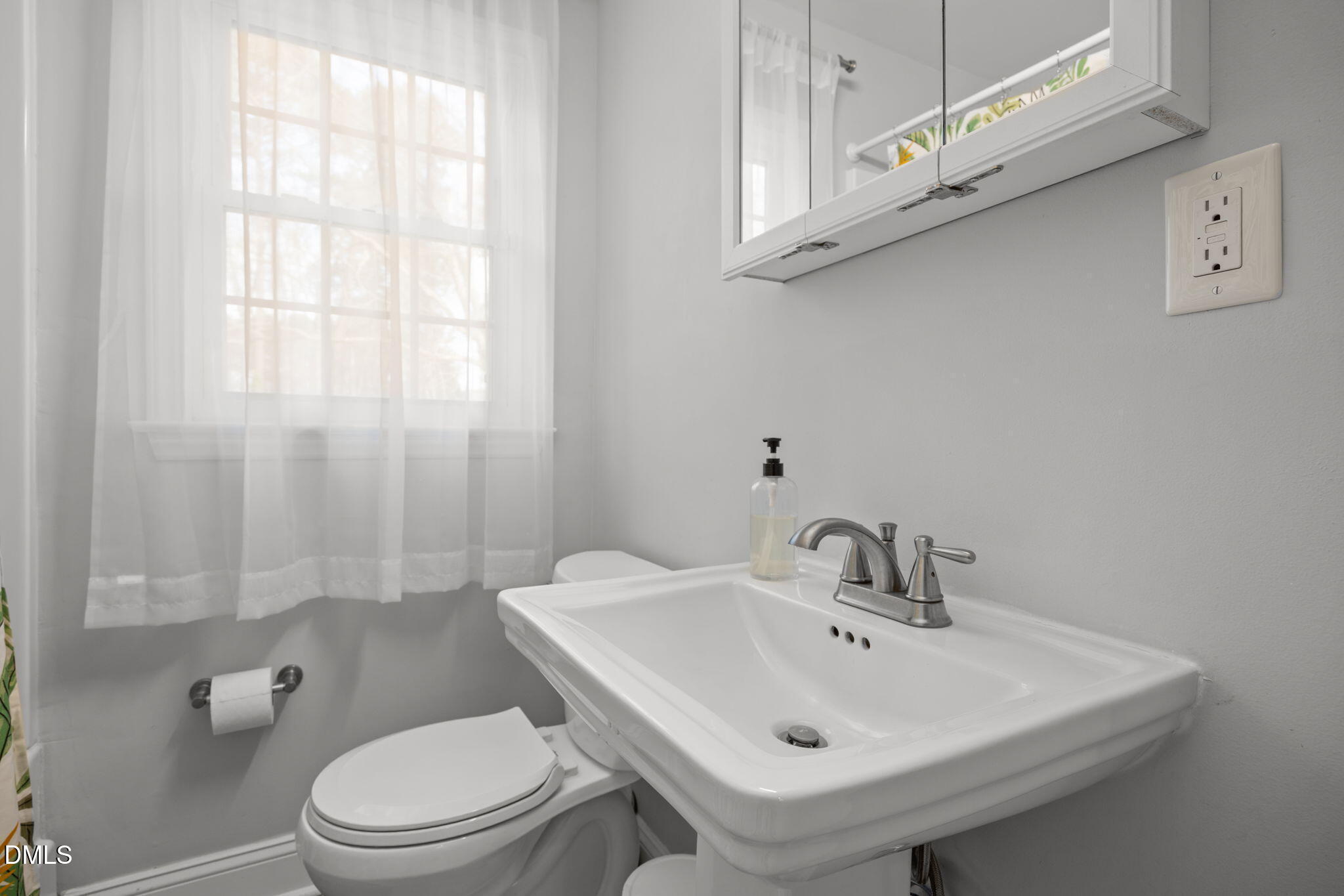 212 Southerland Street Property Photo 17