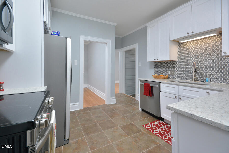 2307 Chapel Hill Road Property Photo 8