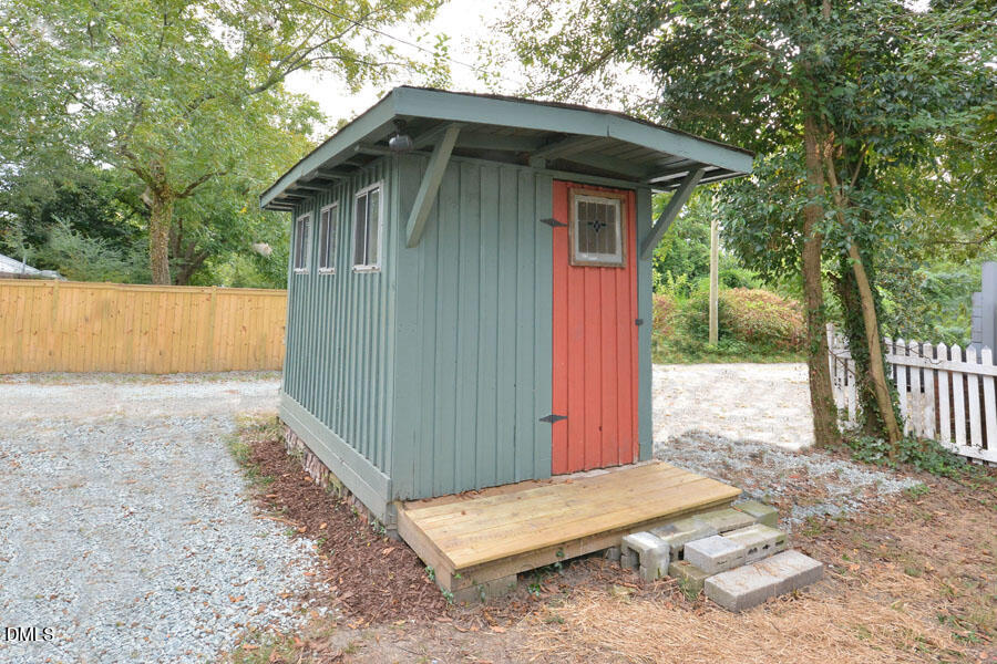 2307 Chapel Hill Road Property Photo 29